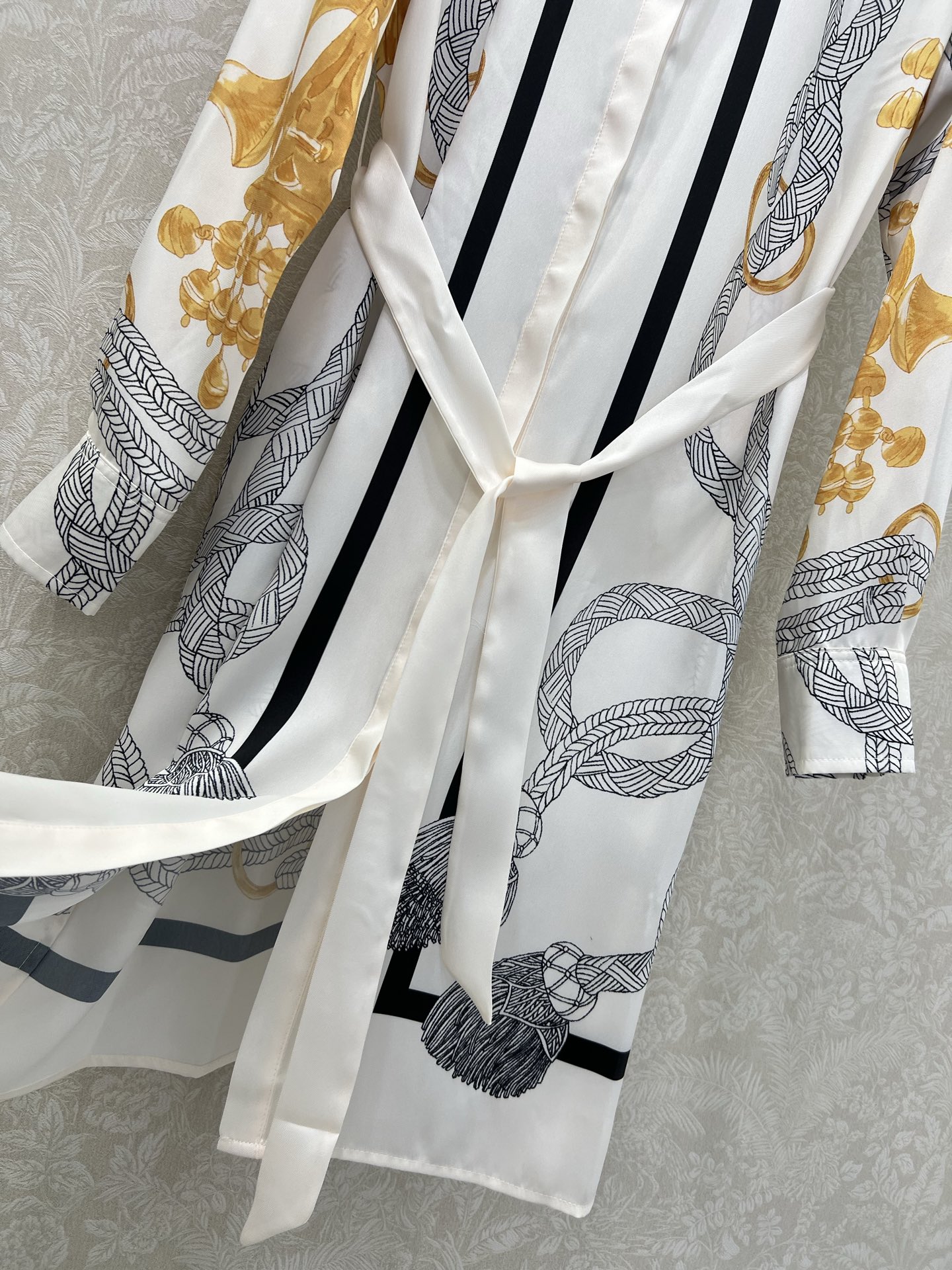 🔥🔥HERME* 25新款Brides Gala en Fleurs定位印花翻领衬衣长袖连衣裙 仿斜纹丝