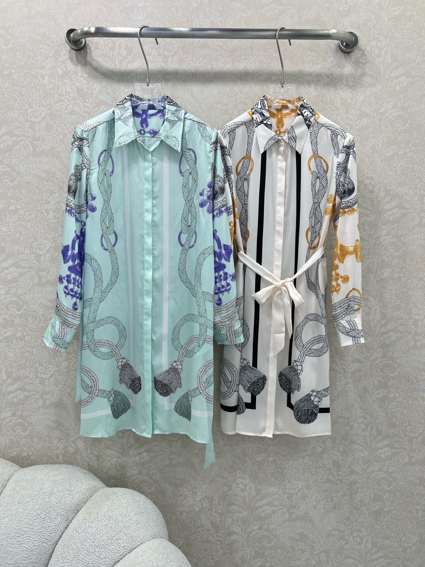 🔥🔥HERME* 25新款Brides Gala en Fleurs定位印花翻领衬衣长袖连衣裙 仿斜纹丝