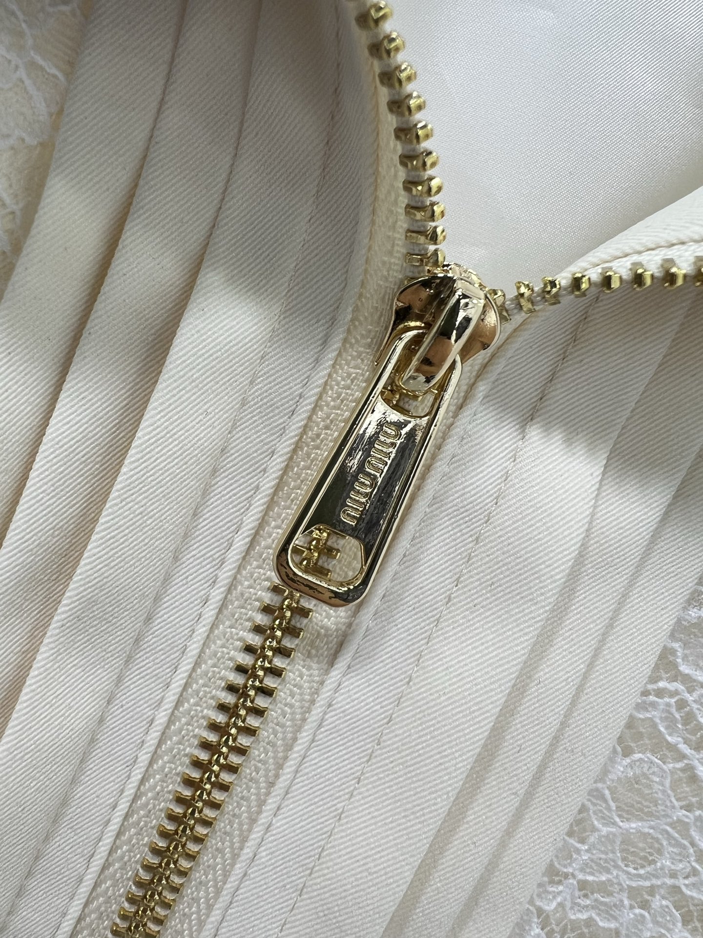 🔥🔥 miumi*25新款撞色翻领夹克外套  前襟褶皱木耳拼接蕾丝设计 超级优雅仙气十足 衣身做的木耳边