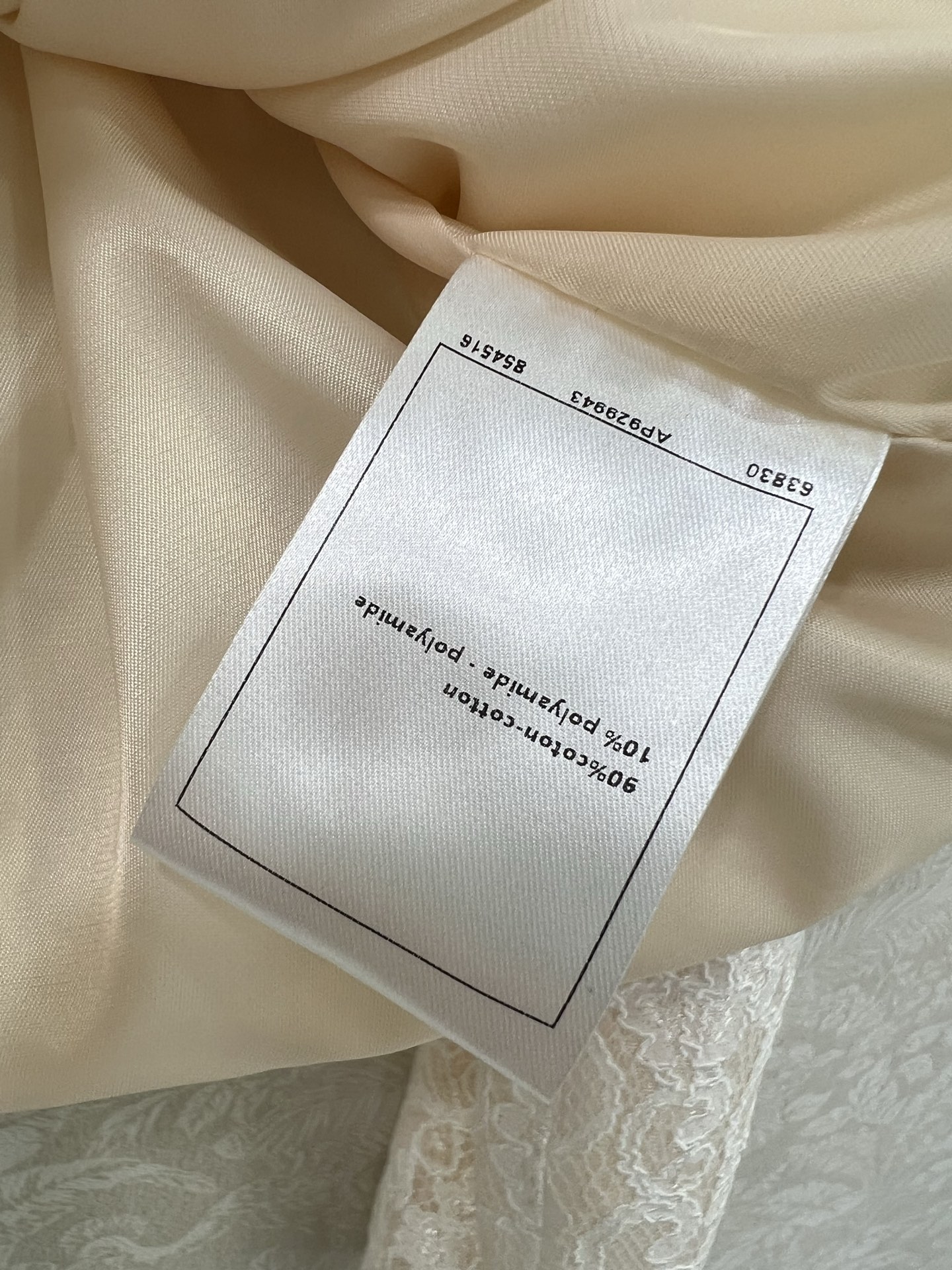 🔥🔥chan*l 25新款蕾丝镂空长袖外套 圆领珍珠单排扣设计 蕾丝本身就是很女人的元素 收腰设计巨显小