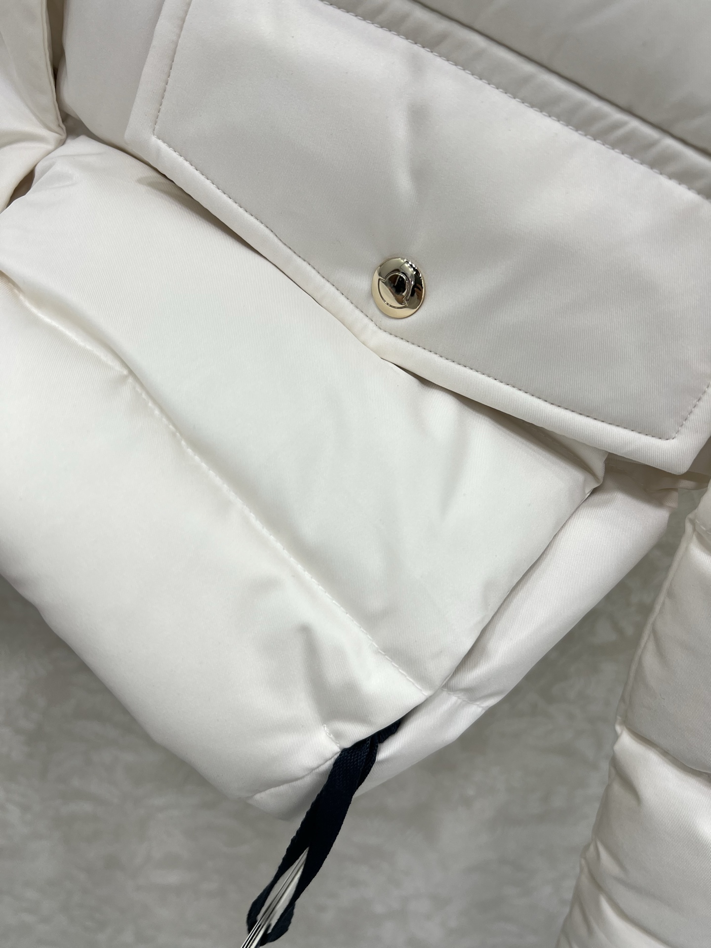 Moncl*r 25 New Bread-Flushed Suit with Dust-Proof Bag, Long-Sleeved, Short-Sleeved, Front Pocket Design - 图片 5