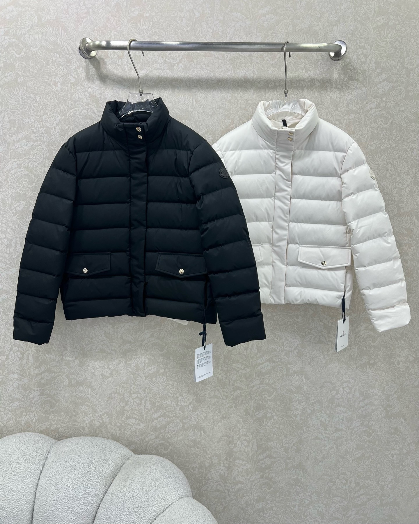 “Moncl*r Girl’s Dust-Proof Bag Suit with Front Pocket and Classic Sleeve Design in 25 Colors” - 图片 9