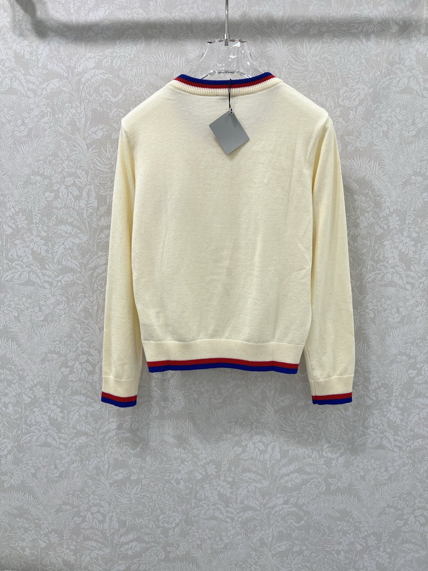 🔥🔥Loew**25新款圆领套头针织羊衫 胸前logo刺绣设计 领口下摆红蓝撞色 独家高版出品 真的很难