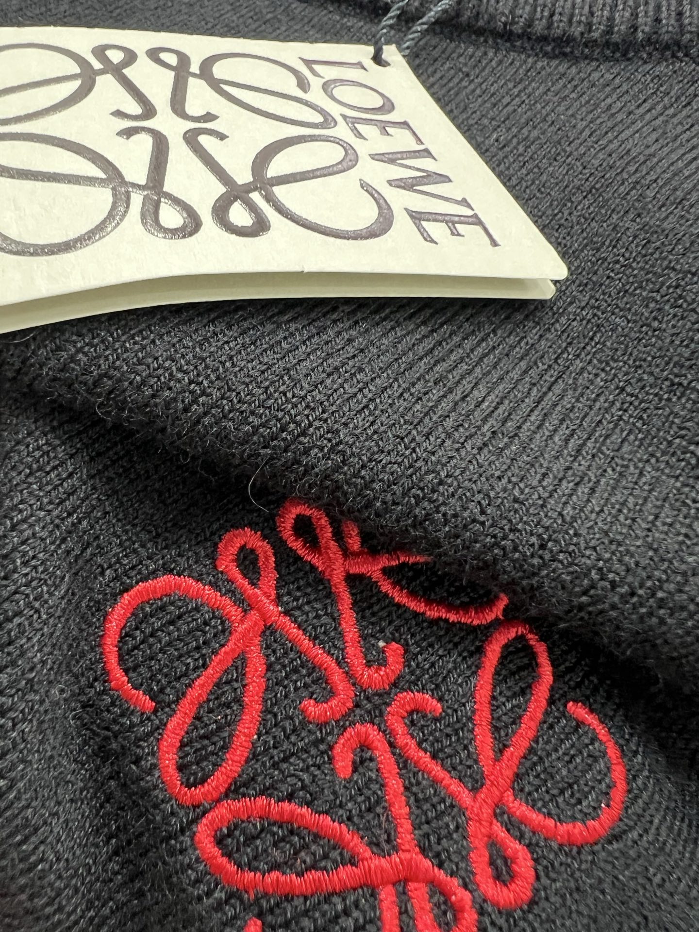 🔥🔥Loew**25新款圆领套头针织羊衫 胸前logo刺绣设计 领口下摆红蓝撞色 独家高版出品 真的很难