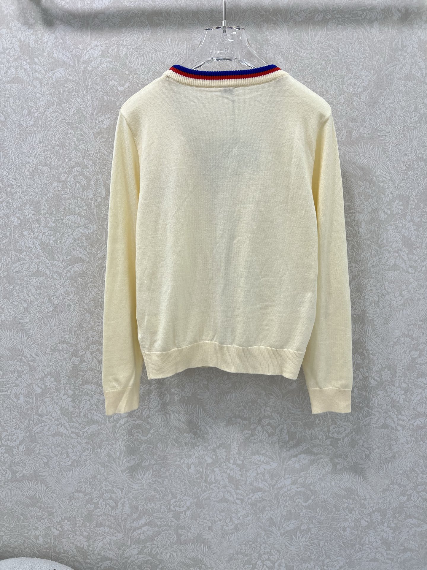 🔥🔥Loew**25新款V针织开衫 胸前logo刺绣设计 定制五金 领口下摆红蓝撞色 独家高版出品 真的