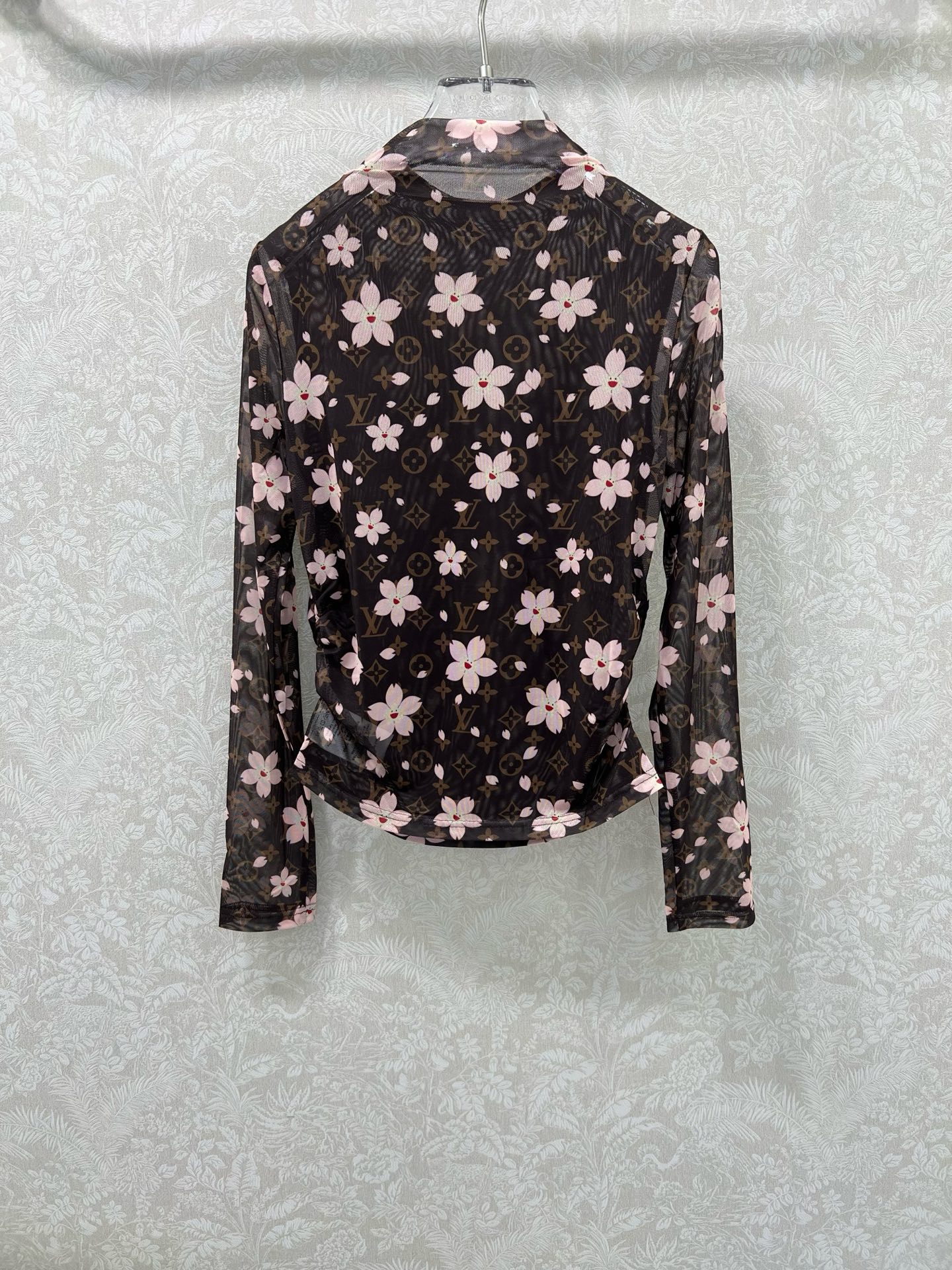 🔥🔥Louis Vuitt*n25新款网纱打底衫~整体字母老花🌸樱花印花网纱面料亲肤又透气  胸前字母l