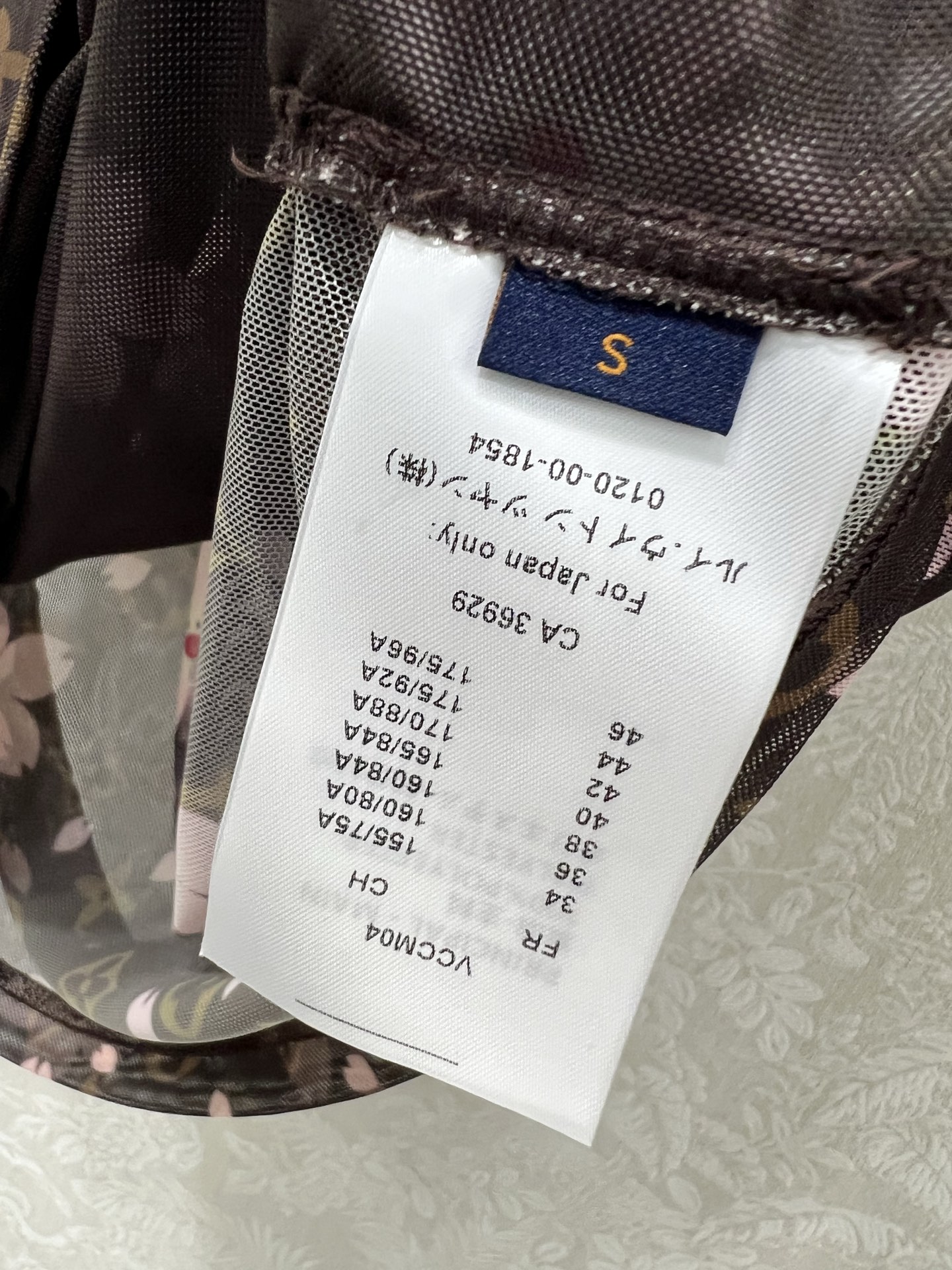 🔥🔥Louis Vuitt*n25新款网纱打底衫~整体字母老花🌸樱花印花网纱面料亲肤又透气  胸前字母l