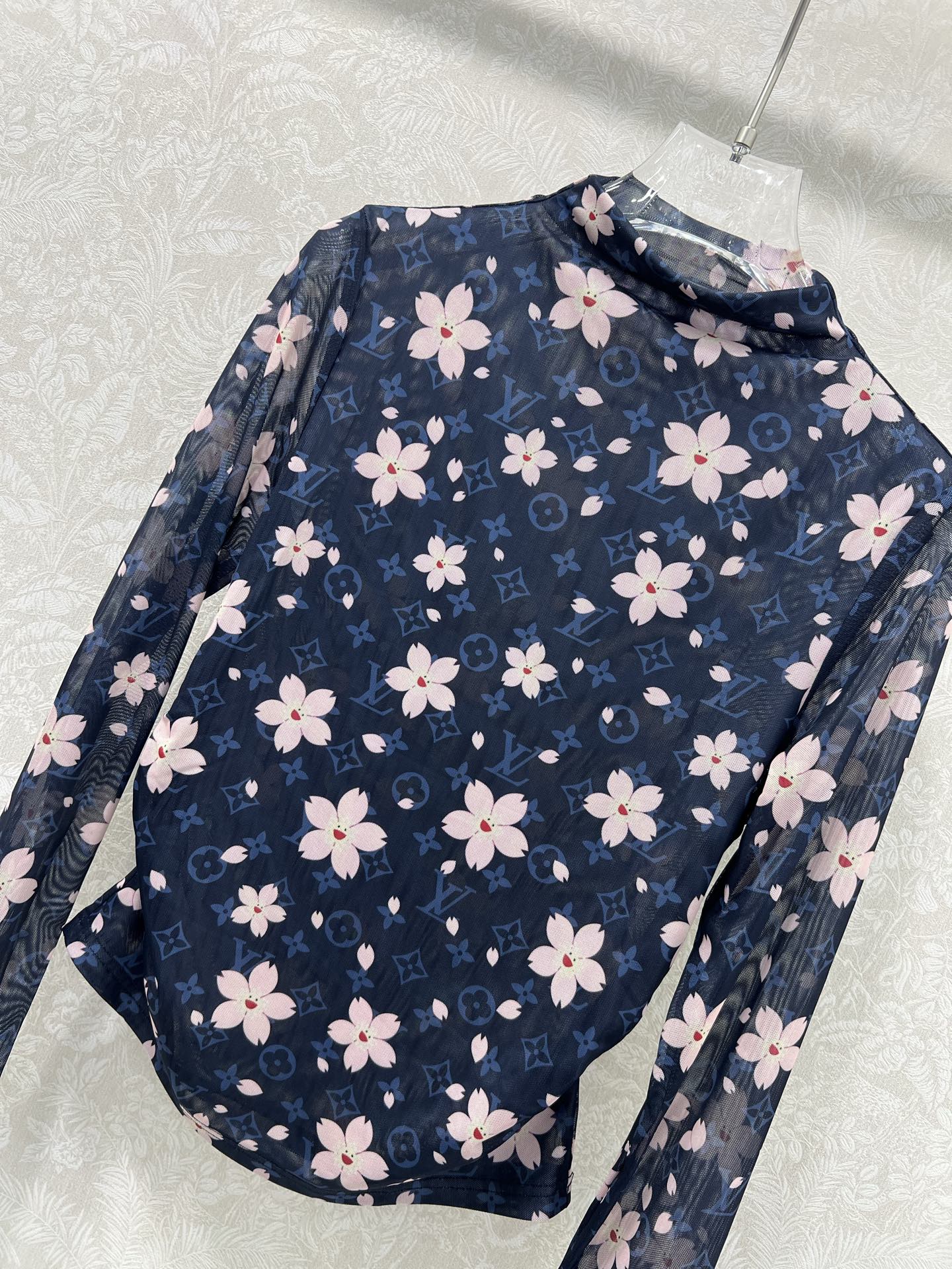 🔥🔥Louis Vuitt*n25新款网纱打底衫~整体字母老花🌸樱花印花网纱面料亲肤又透气  胸前字母l