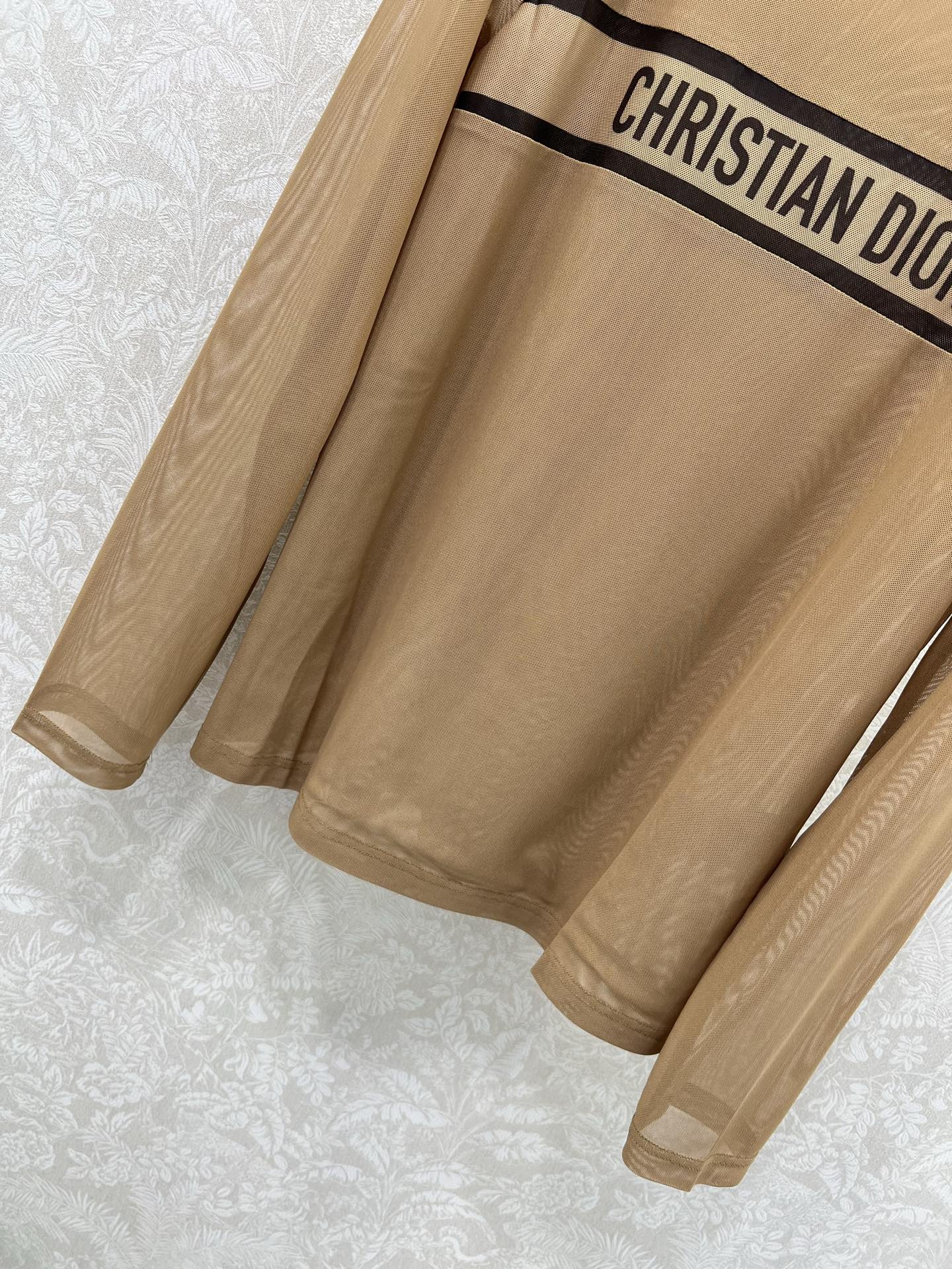 🔥🔥DIO* 25新款网纱打底衫~纯色中间字母logo印花  网纱面料亲肤又透气  超级轻薄 单看不起眼