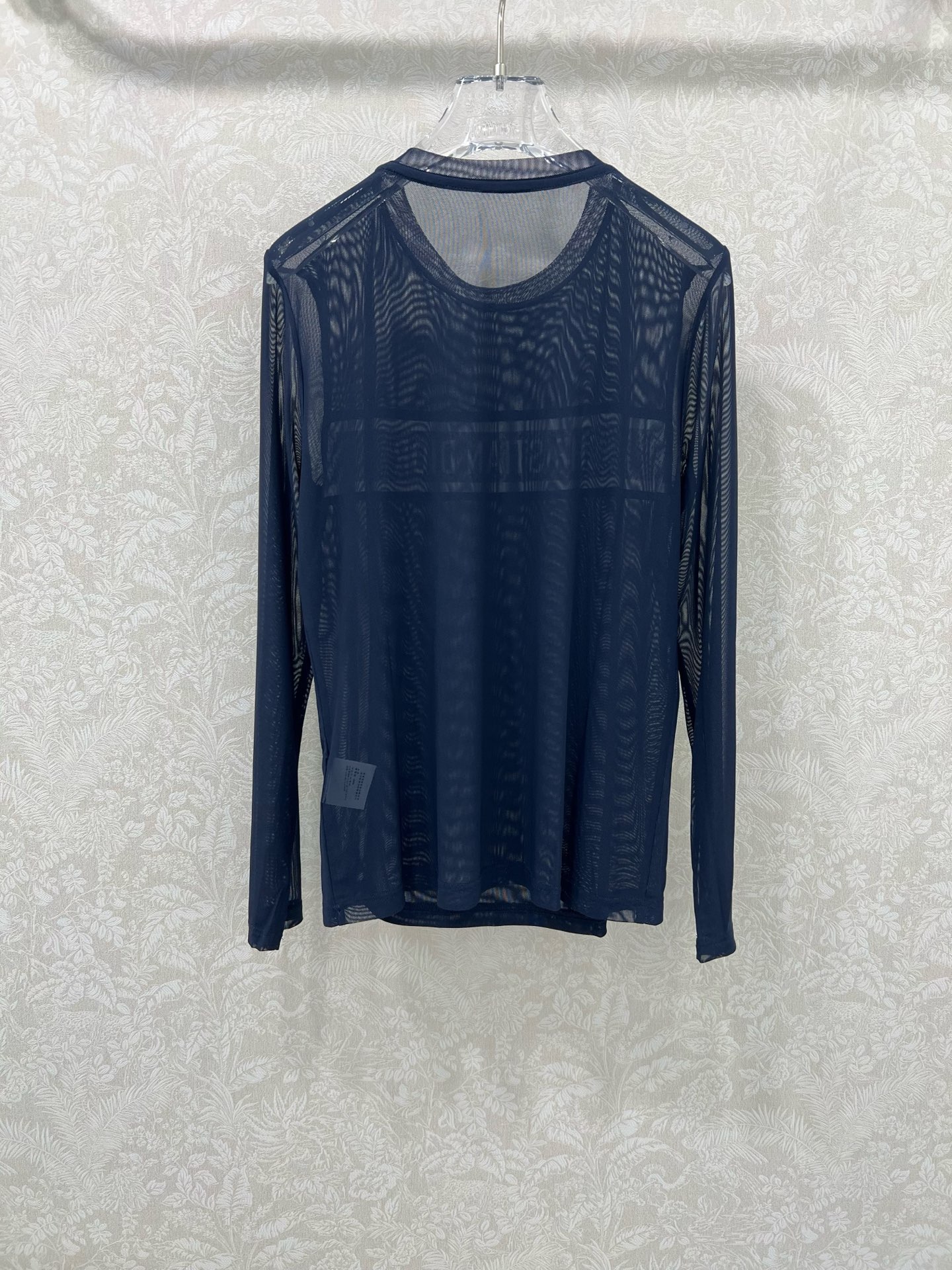 🔥🔥DIO* 25新款网纱打底衫~纯色中间字母logo印花  网纱面料亲肤又透气  超级轻薄 单看不起眼