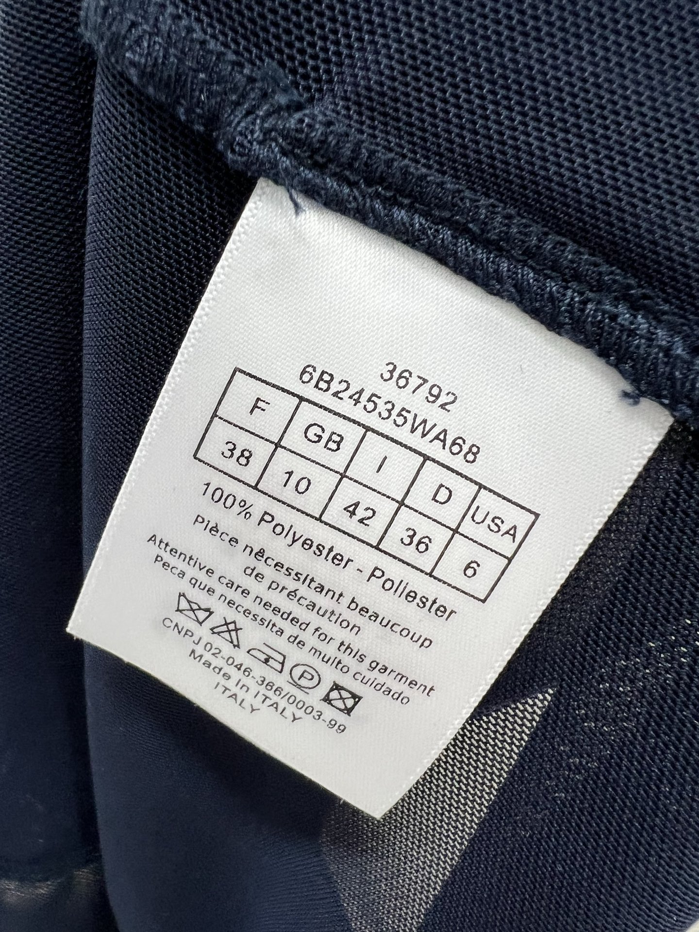 🔥🔥DIO* 25新款网纱打底衫~纯色中间字母logo印花  网纱面料亲肤又透气  超级轻薄 单看不起眼