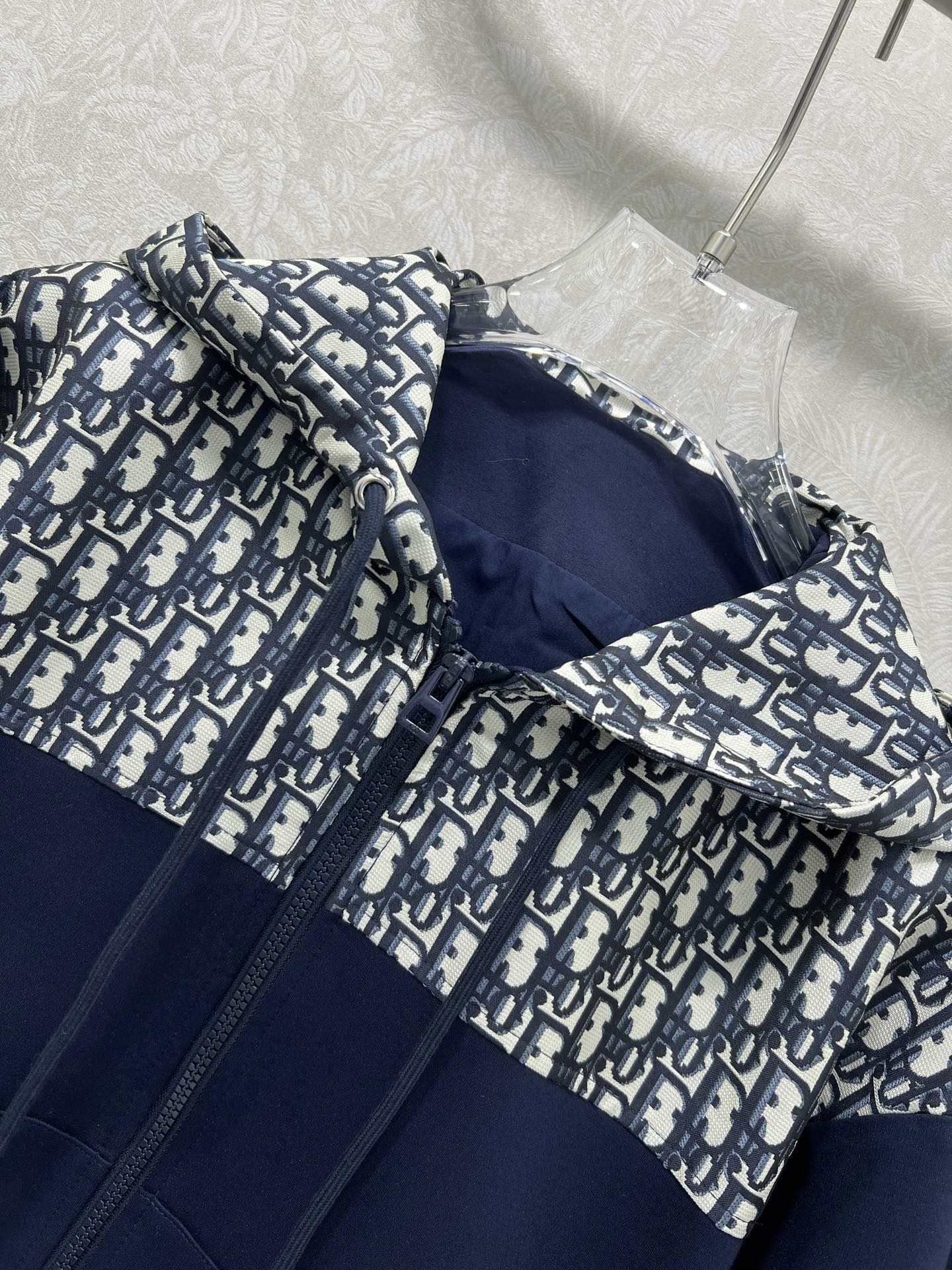 🔥🔥 DIO*25新款提花套装  整套出售 连帽外套➕小直筒长裤的组合  外套裤子均拼接提花logo面料