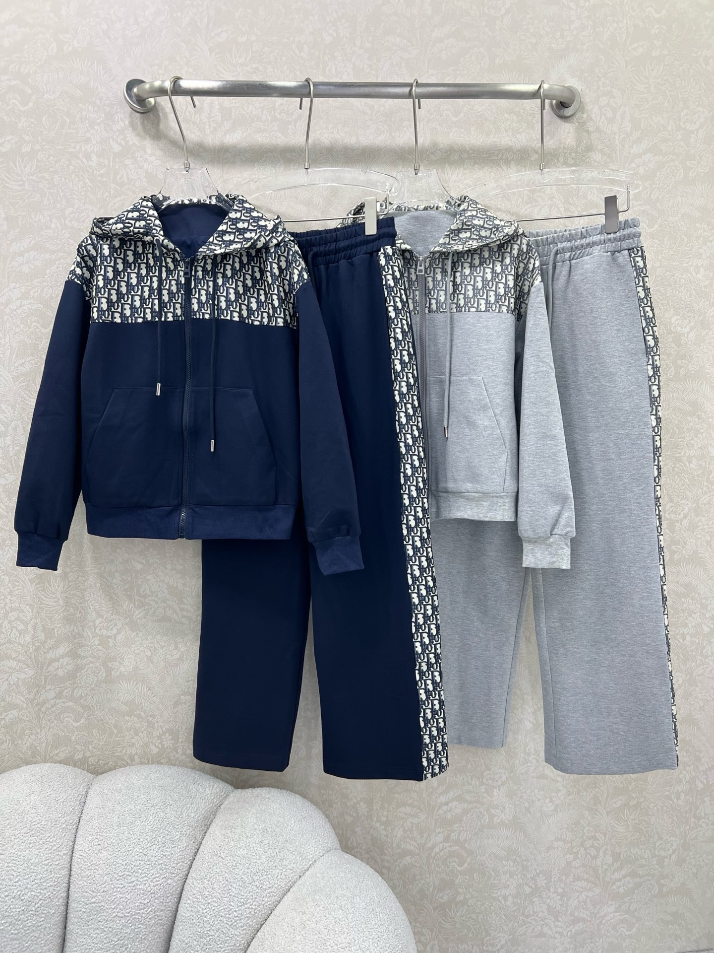 🔥🔥 DIO*25新款提花套装  整套出售 连帽外套➕小直筒长裤的组合  外套裤子均拼接提花logo面料