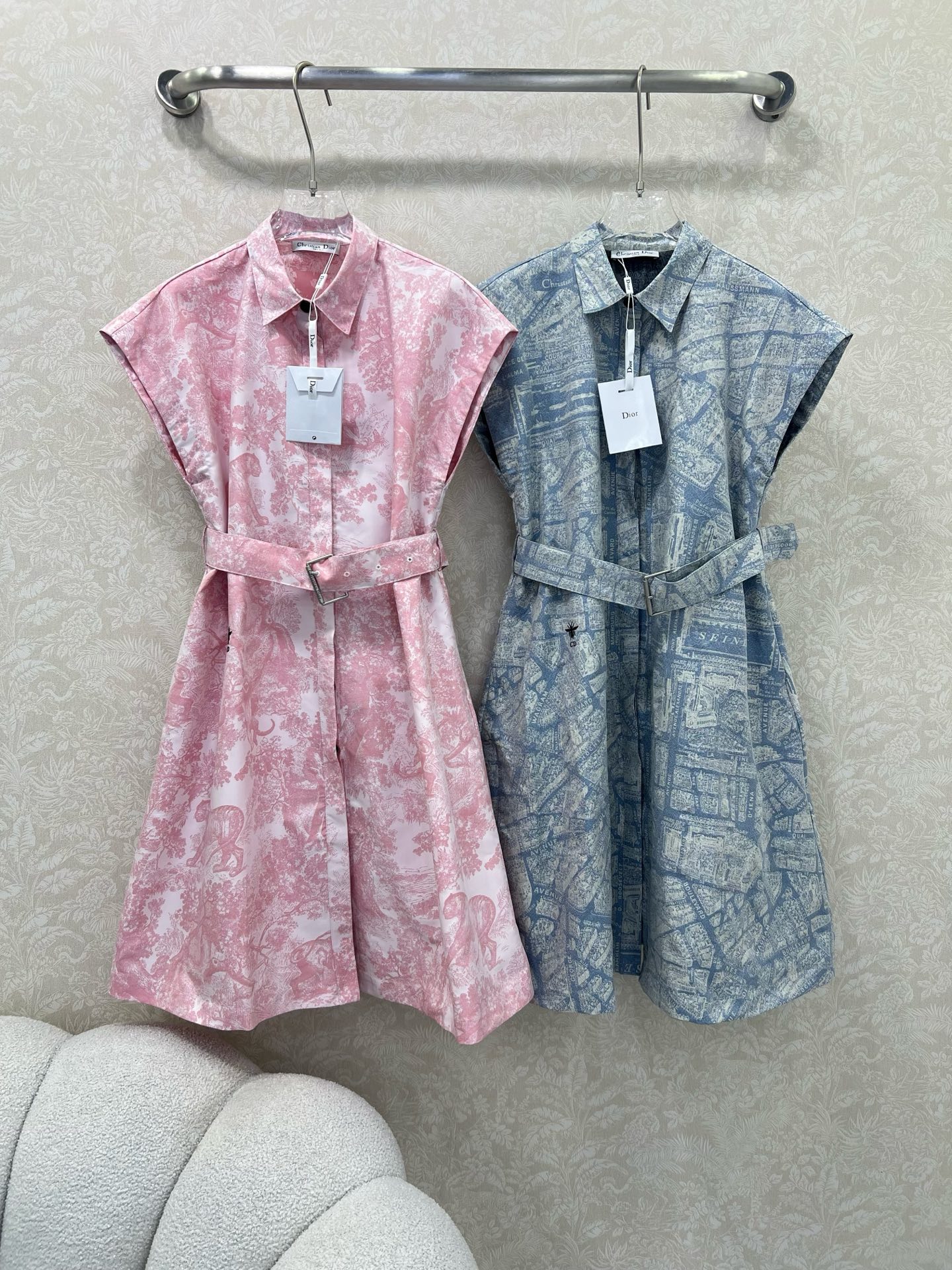 🔥🔥DIO*25新款提花翻领短袖连衣裙  隐藏单排扣设计 定制logo腰带头 裙身小蜜蜂刺绣  粉色🩷款