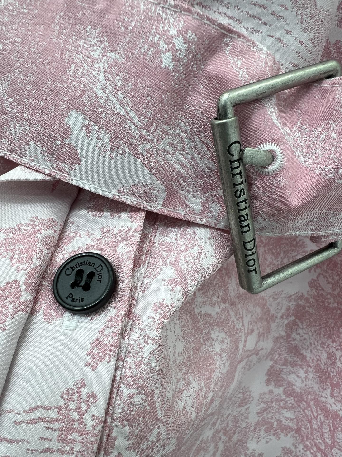 🔥🔥DIO*25新款提花翻领短袖连衣裙  隐藏单排扣设计 定制logo腰带头 裙身小蜜蜂刺绣  粉色🩷款