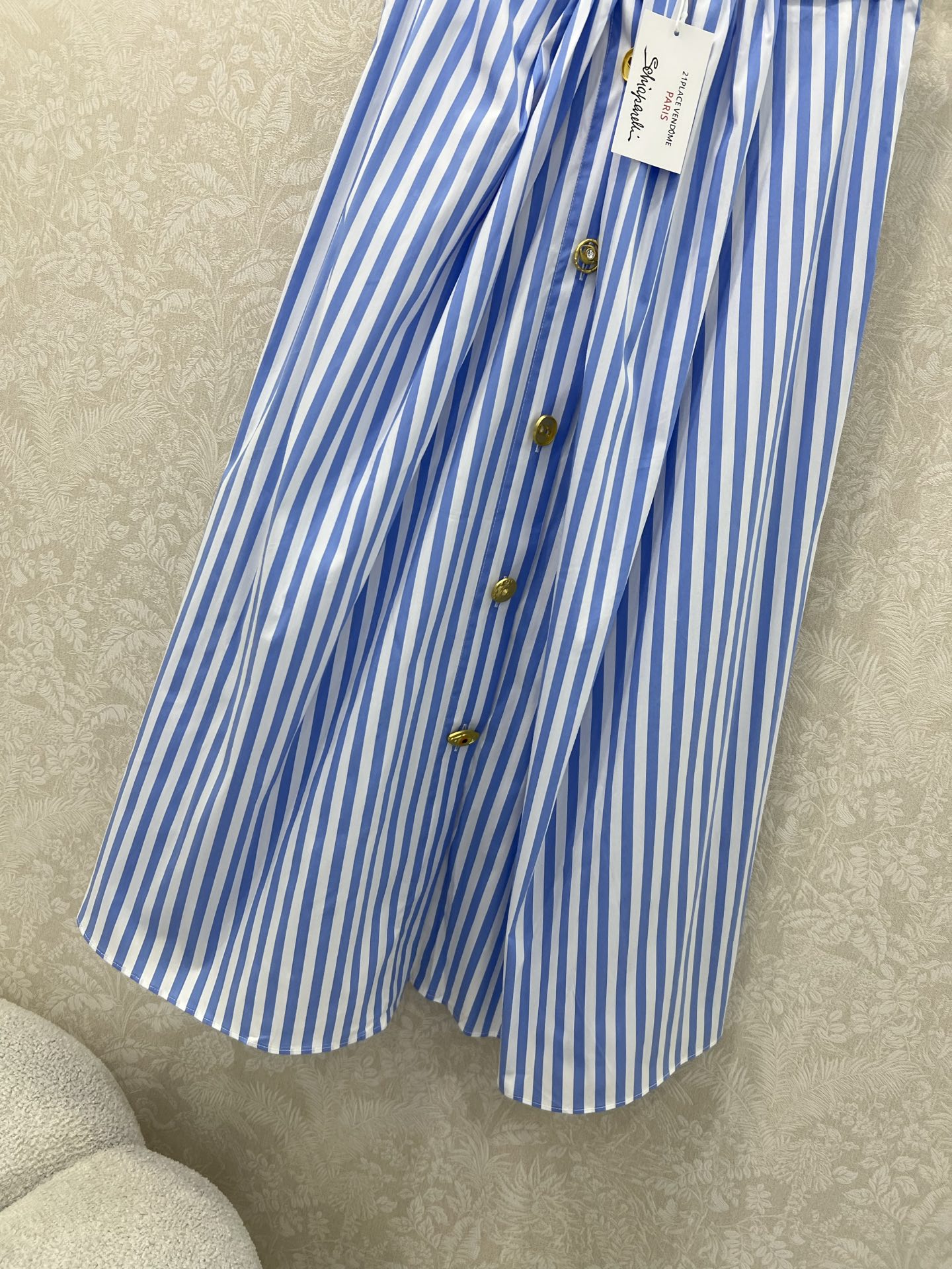 🔥🔥Sch*法国本土品牌 25新款条纹半裙  不规则单排扣设计 定制品牌五金 腰头修身剪裁贴合身体曲线 