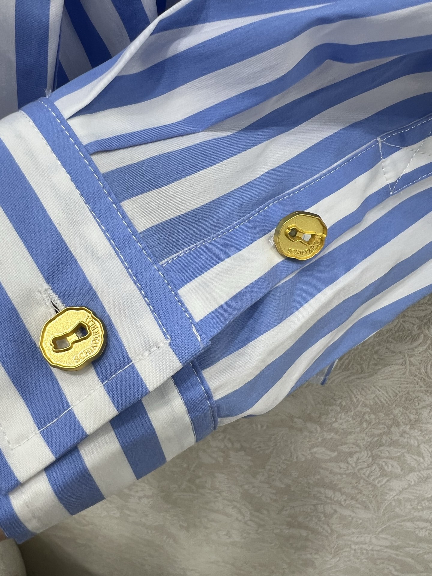 🔥🔥Sch*法国本土品牌 25新款条纹衬衣 打破传统设计 胸前绑带蝴蝶结 定制品牌五金超有质感 竖条纹视