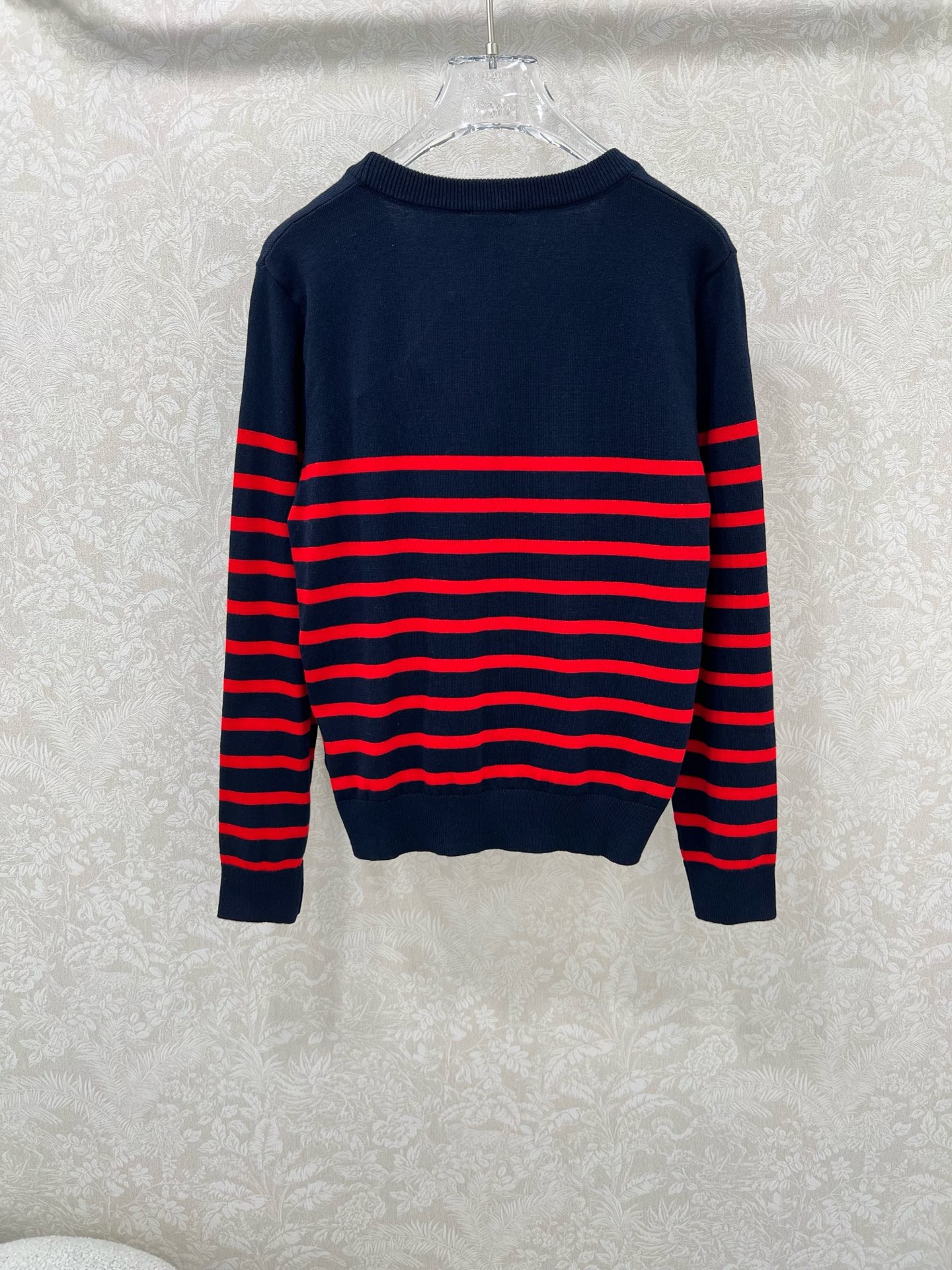 🔥🔥Miumi*25新款V针织开衫 胸前logo刺绣设计 定制五金 条纹撞色 独家高版出品 真的很难不让