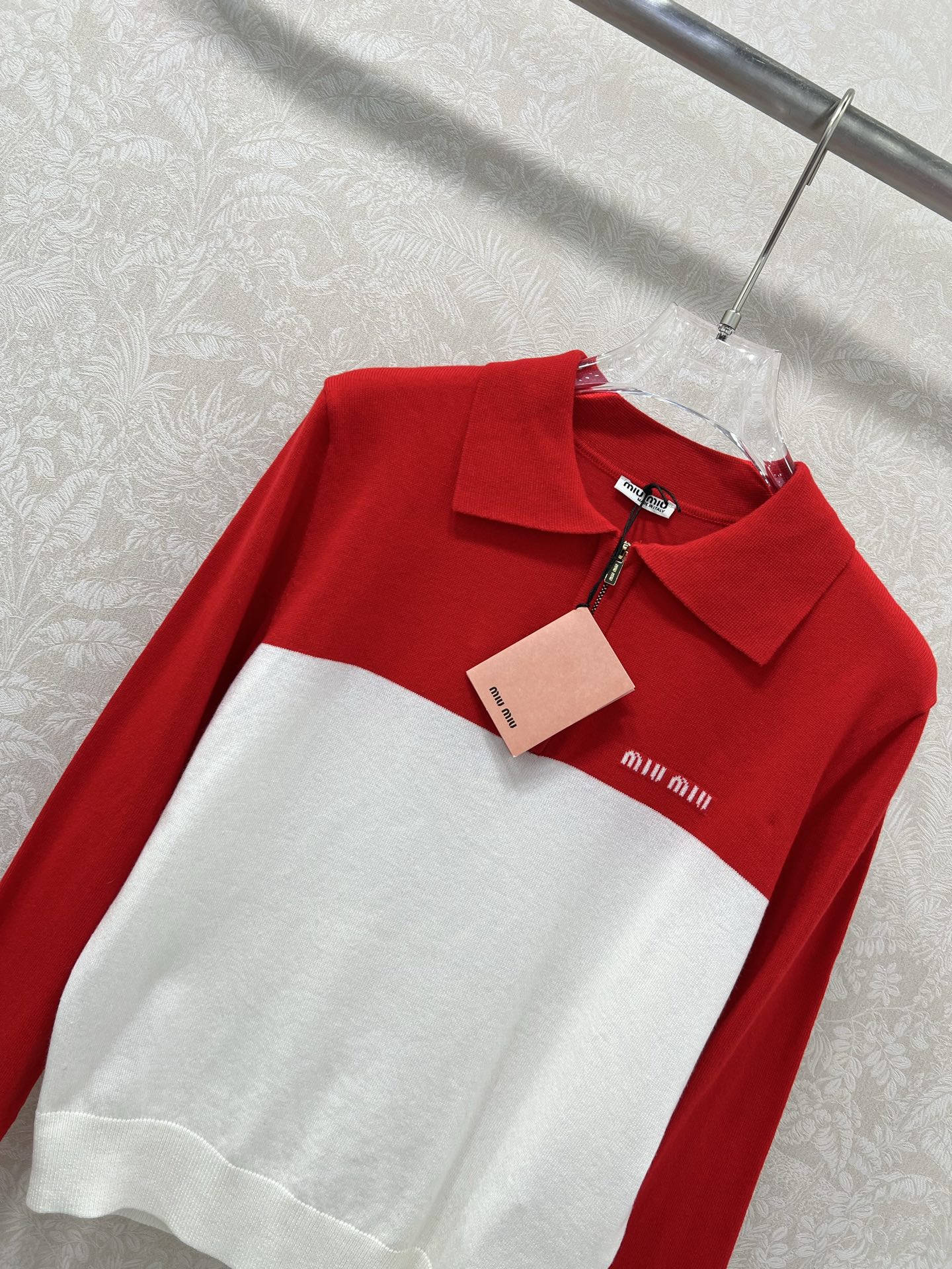 🔥🔥Miumi*25新款撞色翻领半拉链针织套头衫 胸前logo刺绣设计 定制五金 独家高版出品 真的很难
