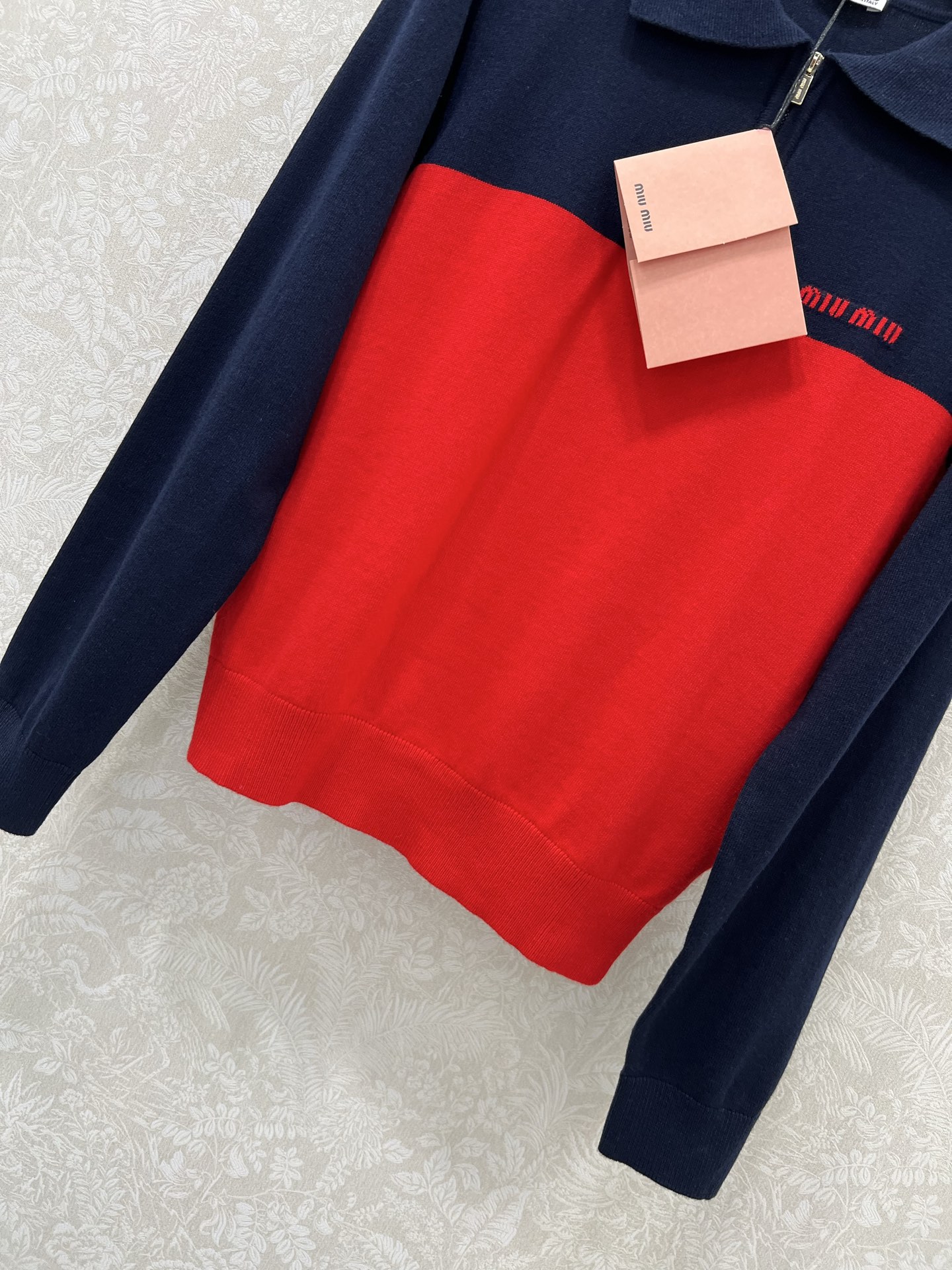 🔥🔥Miumi*25新款撞色翻领半拉链针织套头衫 胸前logo刺绣设计 定制五金 独家高版出品 真的很难