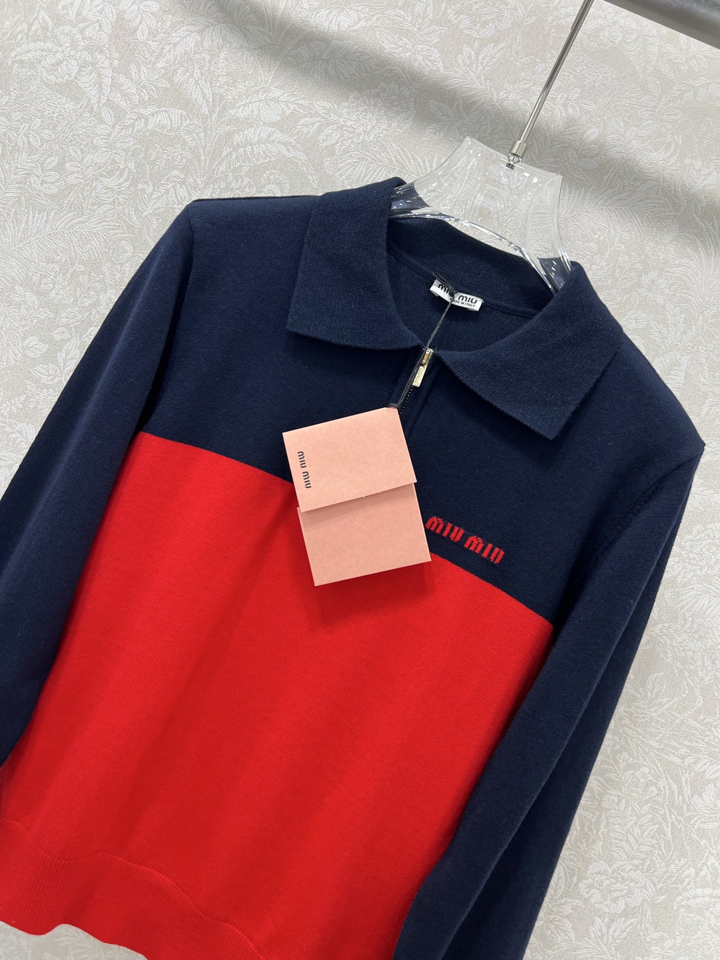 🔥🔥Miumi*25新款撞色翻领半拉链针织套头衫 胸前logo刺绣设计 定制五金 独家高版出品 真的很难