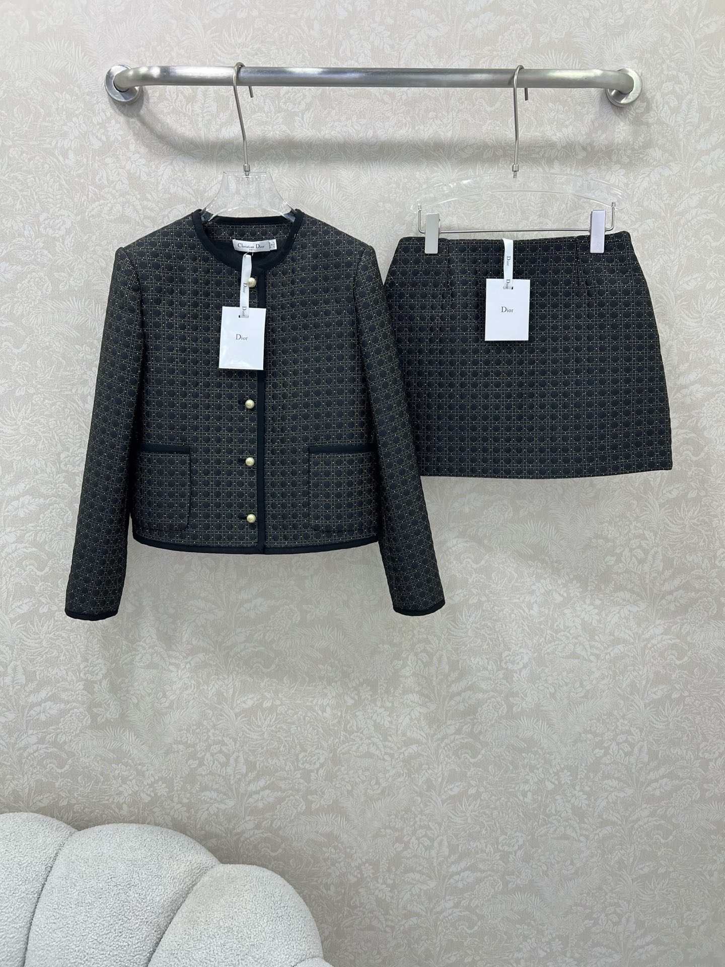 🔥🔥Dio* 25新款菱型格金丝半裙 定制进口菱形肌理感加银丝金丝面料 漂亮的菱格图案，突显纹理感简约而