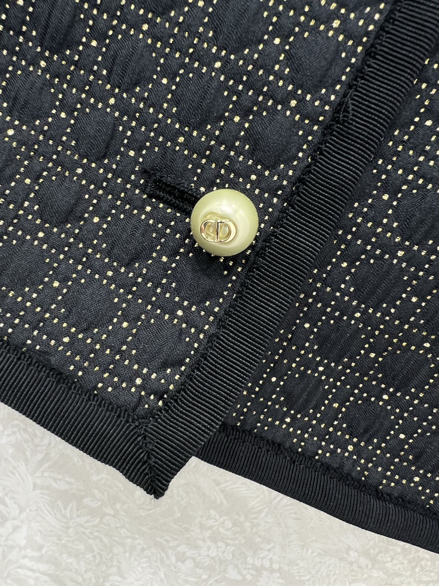 🔥🔥DIO*25新款菱型格金丝外套  定制进口菱形肌理感加银丝金丝面料  正肩垫肩版型设计贴合身形  前