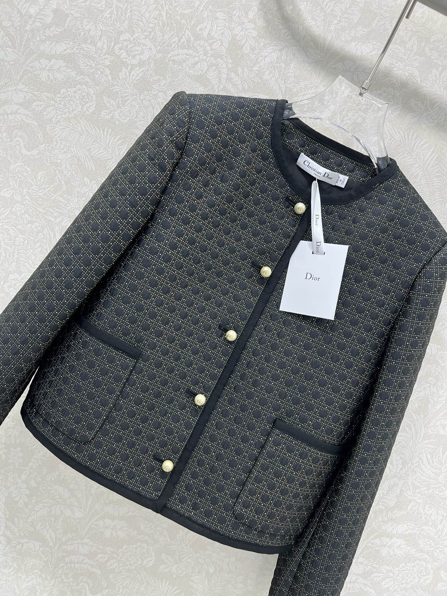 🔥🔥DIO*25新款菱型格金丝外套  定制进口菱形肌理感加银丝金丝面料  正肩垫肩版型设计贴合身形  前