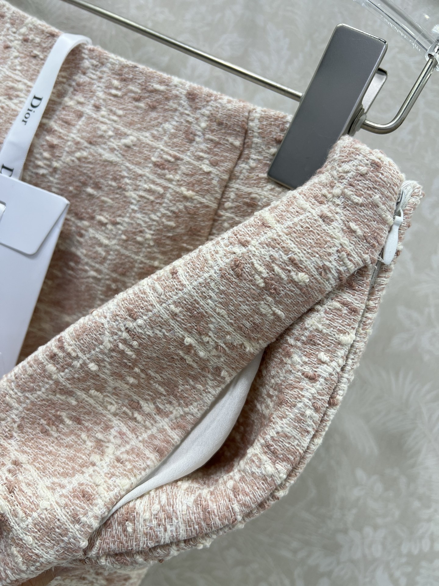 🔥🔥Dio* 25新款藤格提花半裙 马卡龙配色出货啦！绝美的藕粉跟浅蓝色 🩷🩵定制YB进口粗纺毛呢材质 