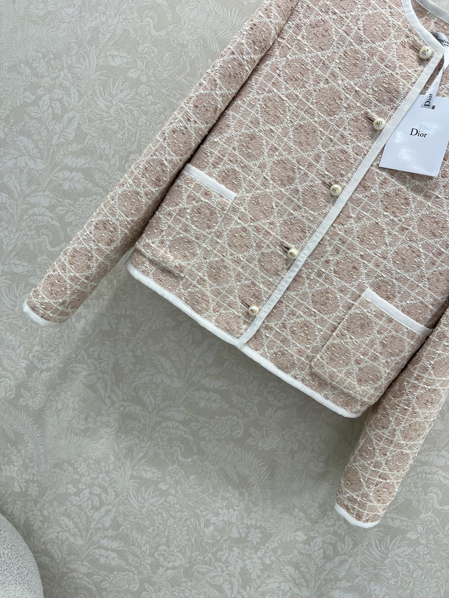 🔥🔥Dio*25新款藤格纹圆领洋装外套  马卡龙配色出货啦！绝美的藕粉跟浅蓝色 🩷🩵定制YB进口粗纺毛呢