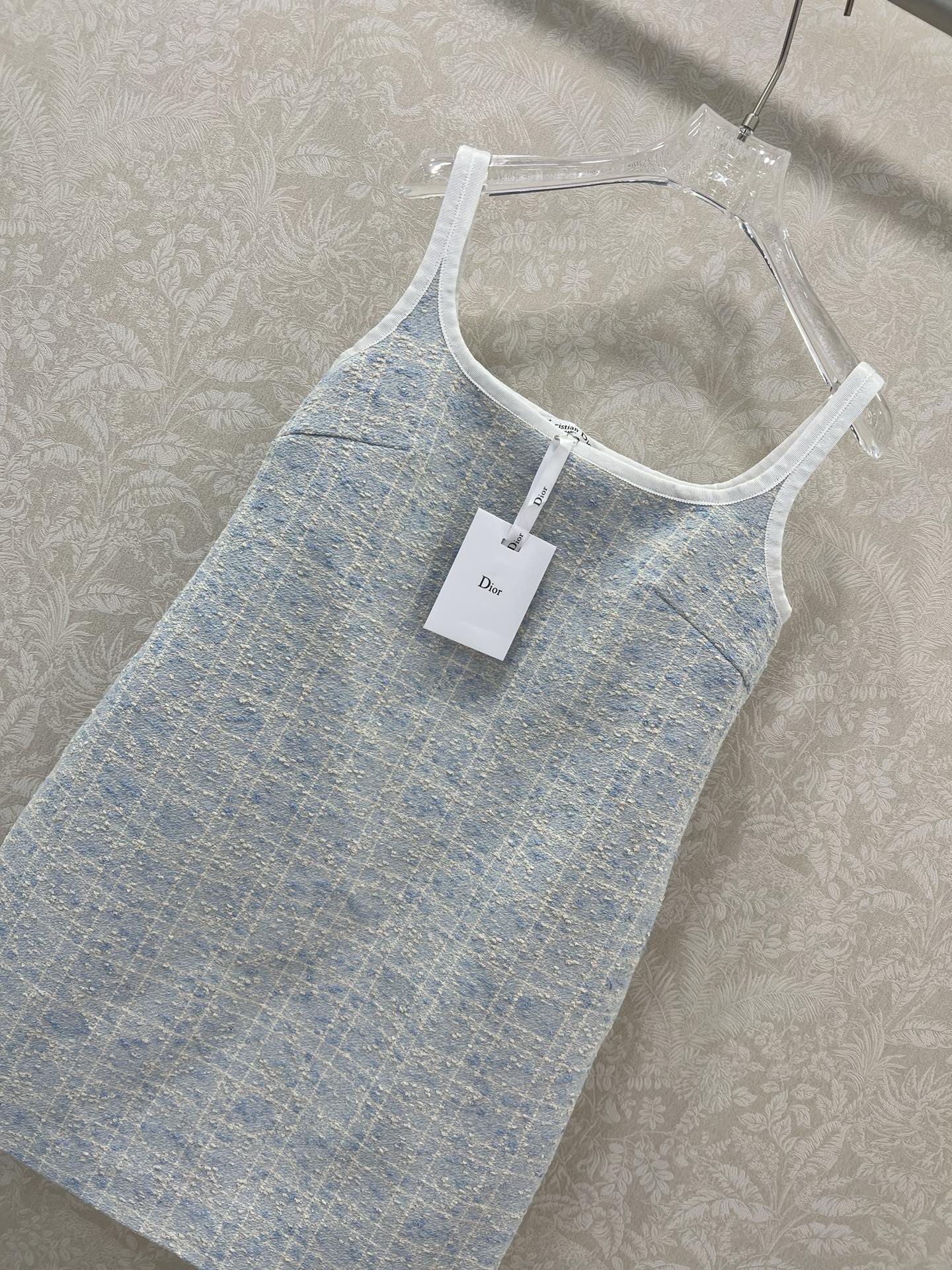 🔥🔥DIO*25秋冬新款藤格背心裙 马卡龙配色出货啦！定制提花材质 工艺处理 呈现出粗呢藤格纹肌理  垂