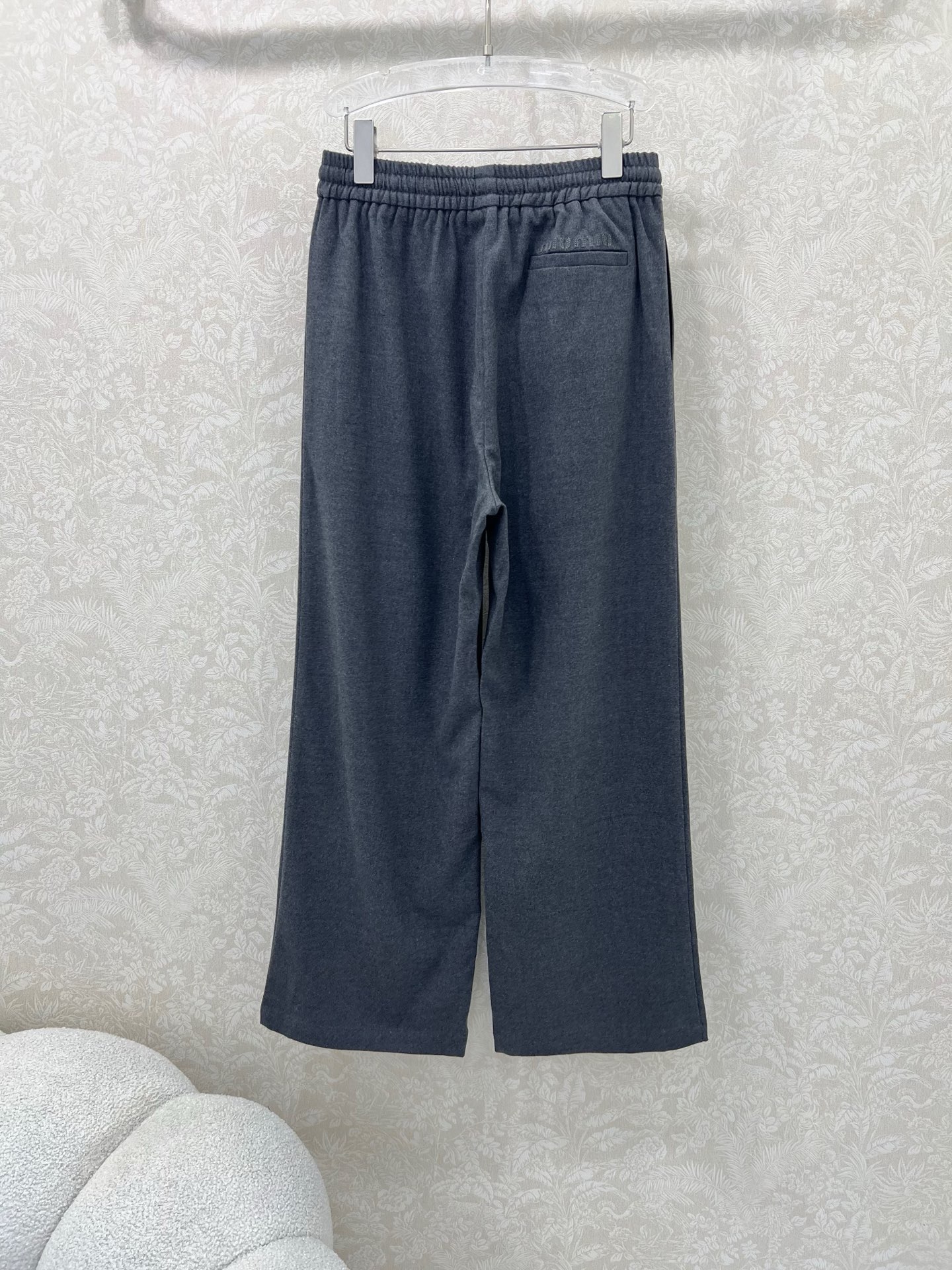 🔥🔥 miumi* 25新款净色秋款阔腿裤 简约风气质阔腿休闲西裤 腰头抽绳 后口袋Logo点缀  舒适