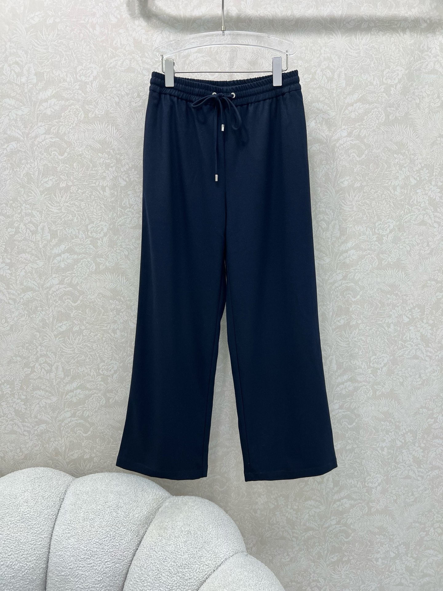 🔥🔥 miumi* 25新款净色秋款阔腿裤 简约风气质阔腿休闲西裤 腰头抽绳 后口袋Logo点缀  舒适