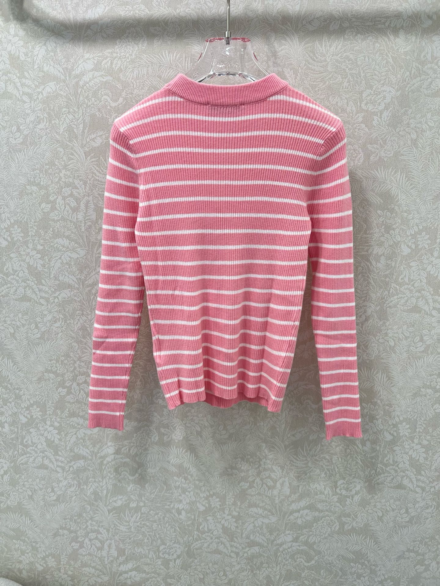 🔥🔥 DIO*迪/奥 25新品！海军风条纹针织长袖上衣，条纹撞色超级显白的色调！经典版型上身巨显瘦！原版