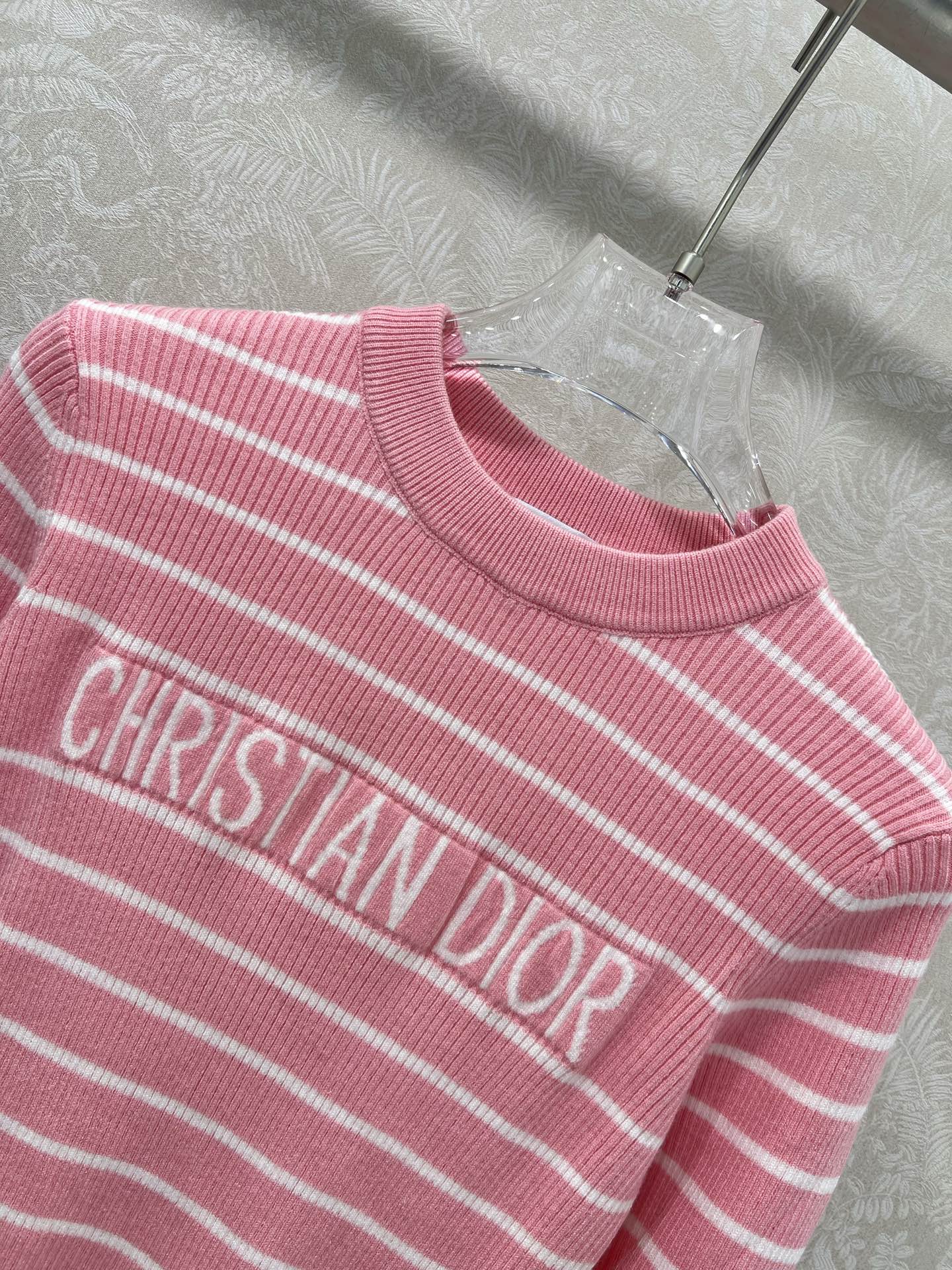 🔥🔥 DIO*迪/奥 25新品！海军风条纹针织长袖上衣，条纹撞色超级显白的色调！经典版型上身巨显瘦！原版