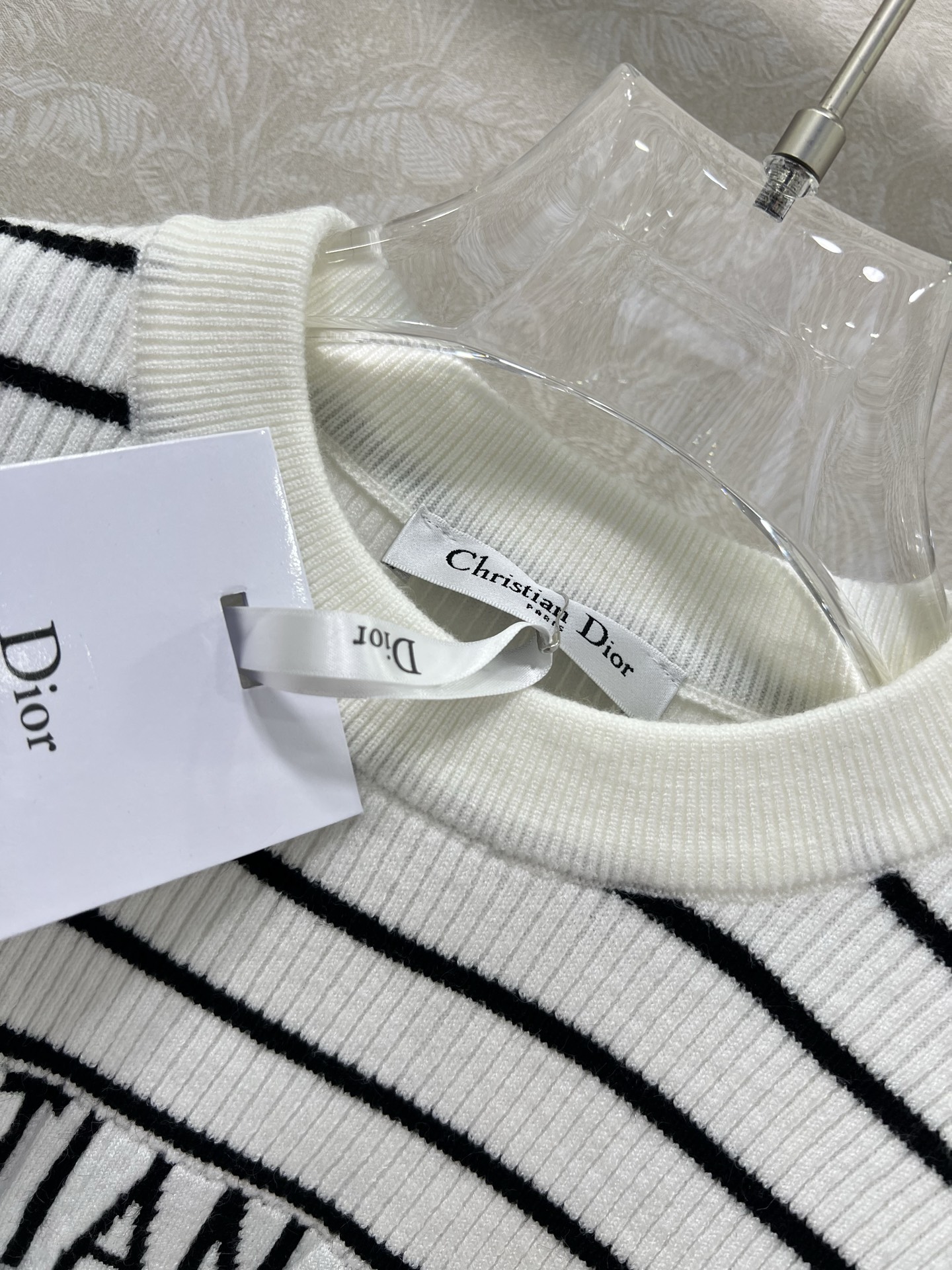 🔥🔥 DIO*迪/奥 25新品！海军风条纹针织长袖上衣，条纹撞色超级显白的色调！经典版型上身巨显瘦！原版