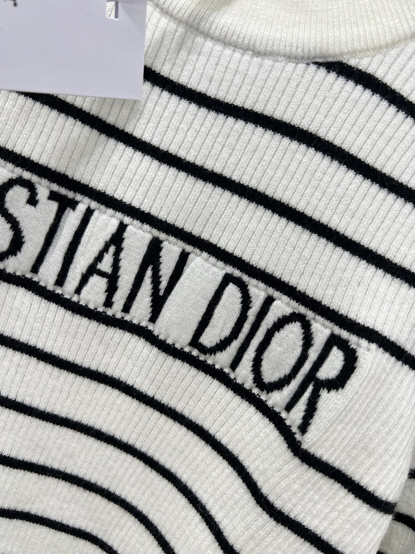 🔥🔥 DIO*迪/奥 25新品！海军风条纹针织长袖上衣，条纹撞色超级显白的色调！经典版型上身巨显瘦！原版