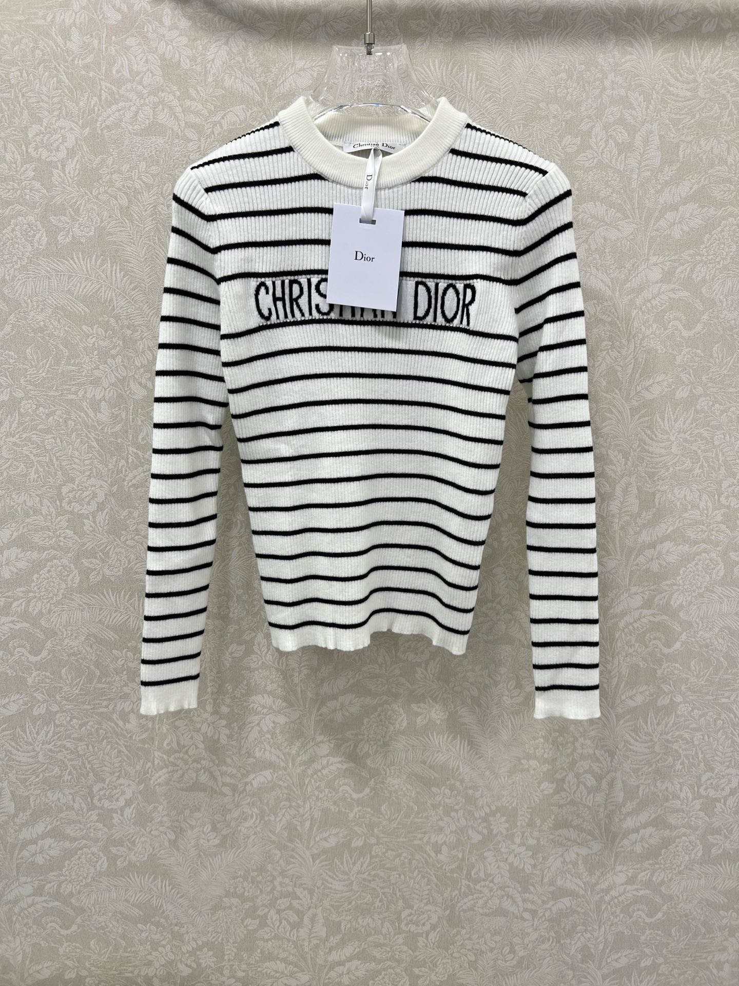 🔥🔥 DIO*迪/奥 25新品！海军风条纹针织长袖上衣，条纹撞色超级显白的色调！经典版型上身巨显瘦！原版