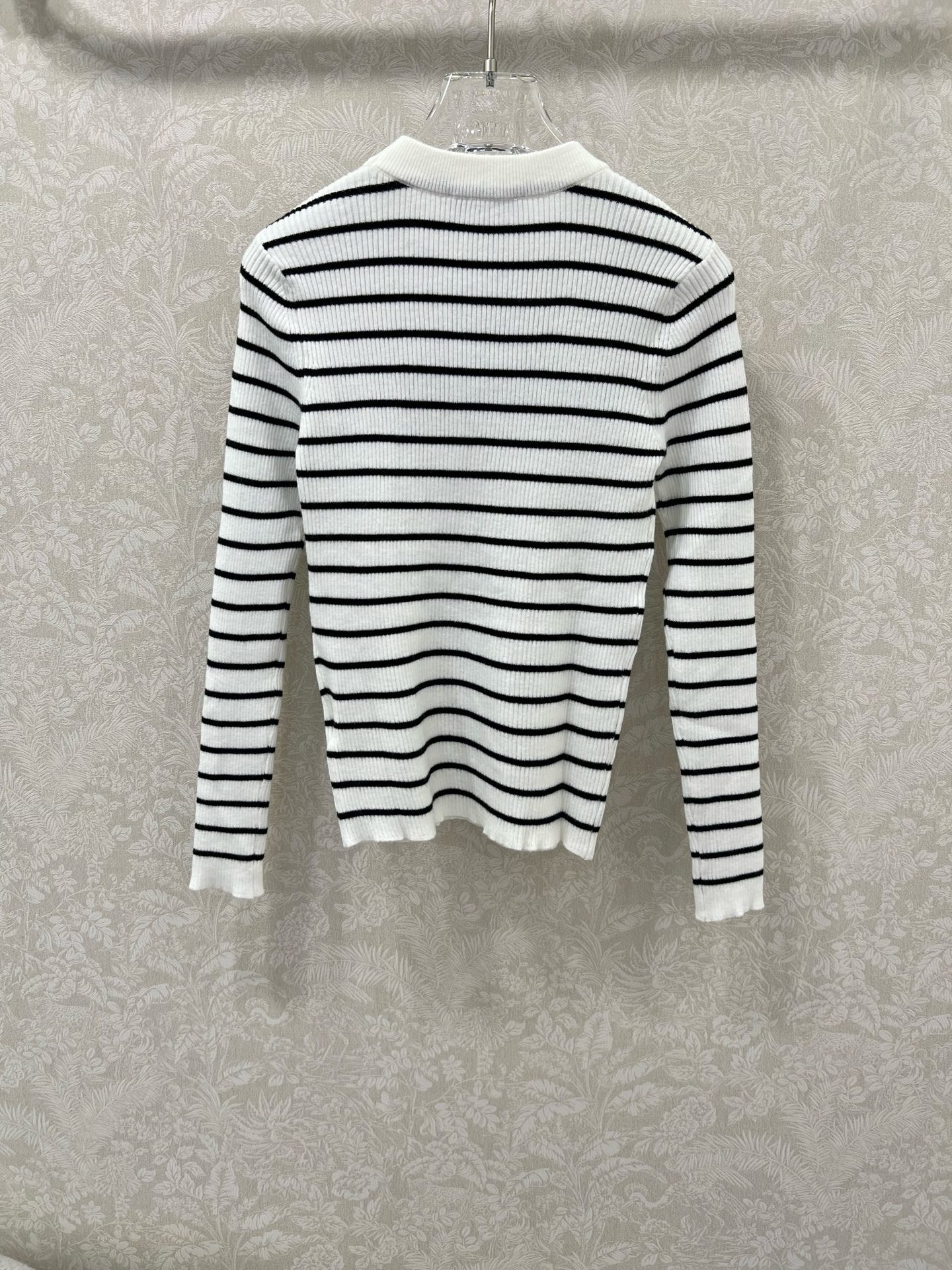 🔥🔥 DIO*迪/奥 25新品！海军风条纹针织长袖上衣，条纹撞色超级显白的色调！经典版型上身巨显瘦！原版