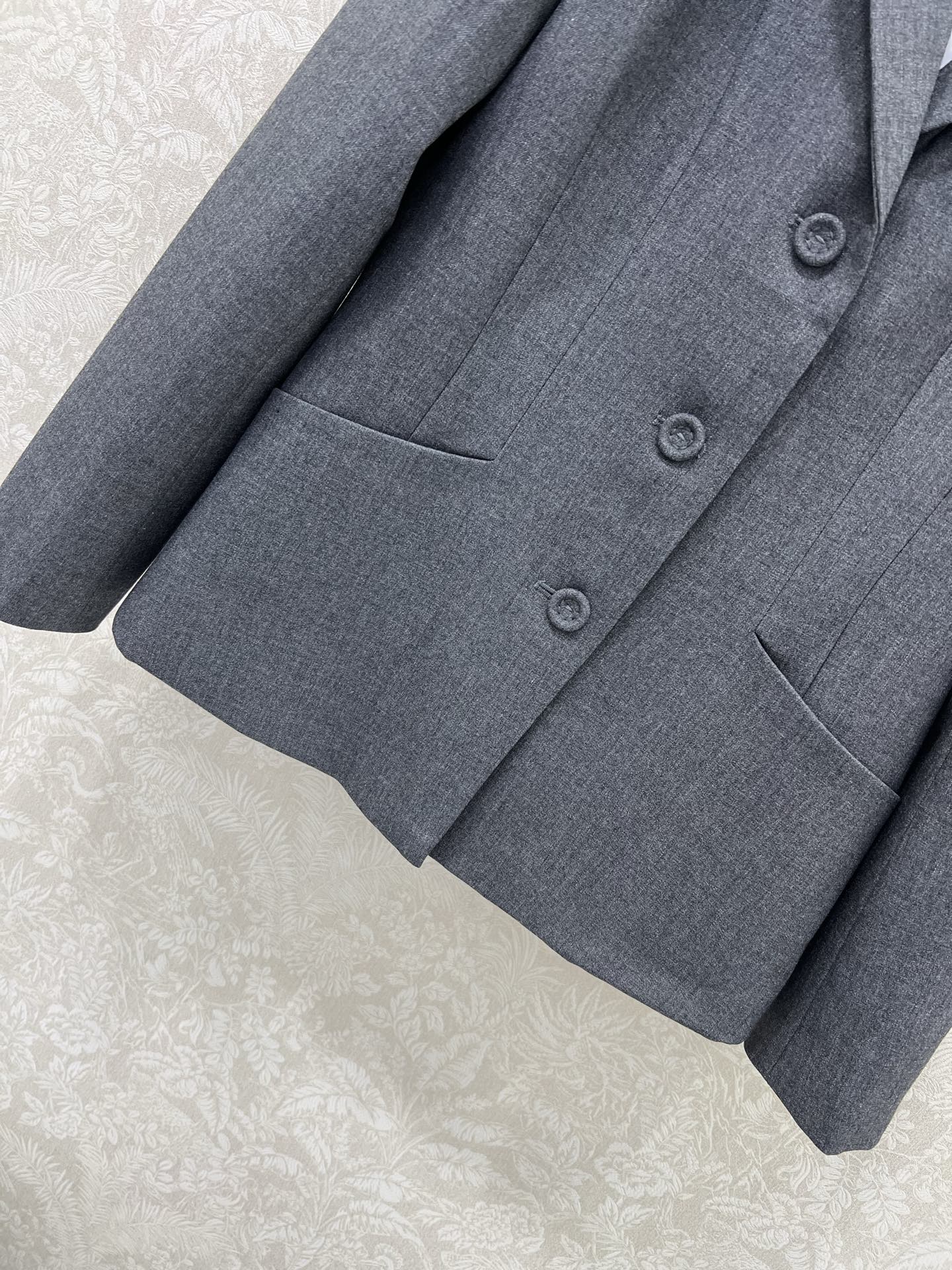 🔥🔥Dio* 25Fw早秋新款 翻领收腰廓形经典西装外套 独家高版出品！1947年推出经典款 采用丝毛面