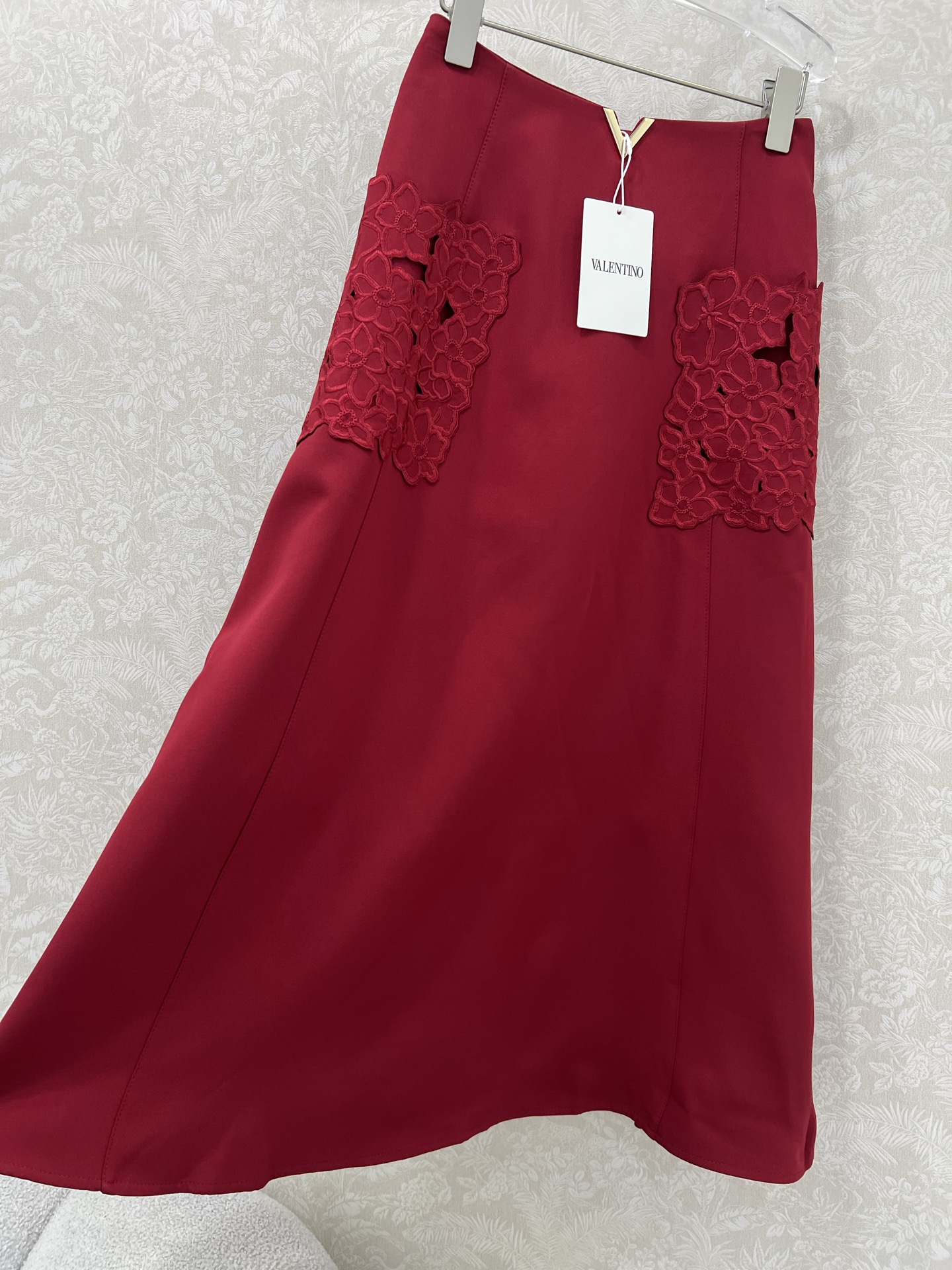 🔥🔥valentin*华伦/天奴25新款气质赫本风水溶花口袋装饰半裙 复合面料大摆半身裙  低调奢华立体