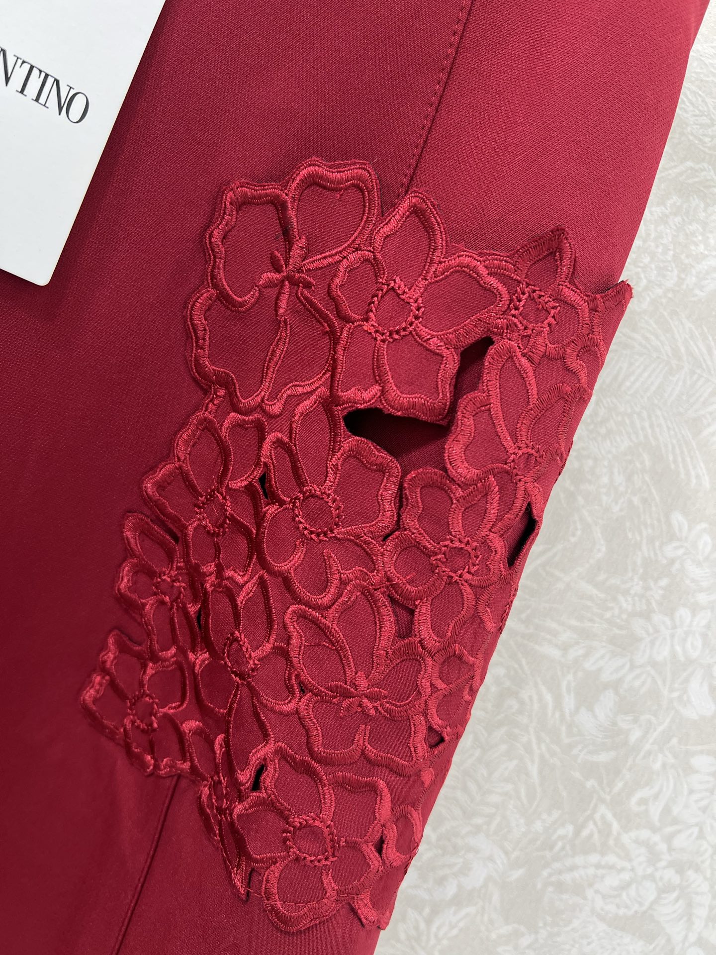 🔥🔥valentin*华伦/天奴25新款气质赫本风水溶花口袋装饰半裙 复合面料大摆半身裙  低调奢华立体