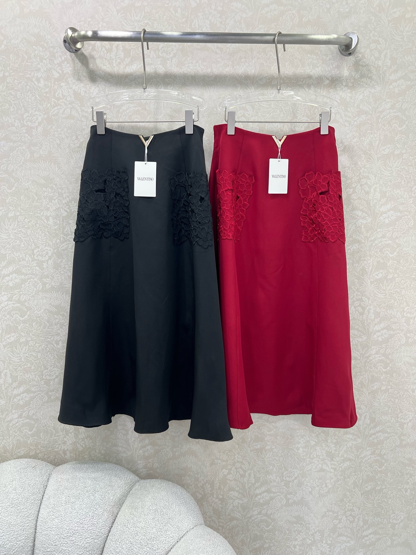 🔥🔥valentin*华伦/天奴25新款气质赫本风水溶花口袋装饰半裙 复合面料大摆半身裙  低调奢华立体