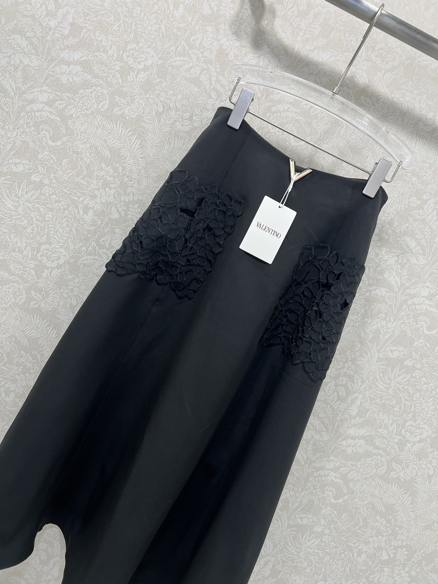 🔥🔥valentin*华伦/天奴25新款气质赫本风水溶花口袋装饰半裙 复合面料大摆半身裙  低调奢华立体