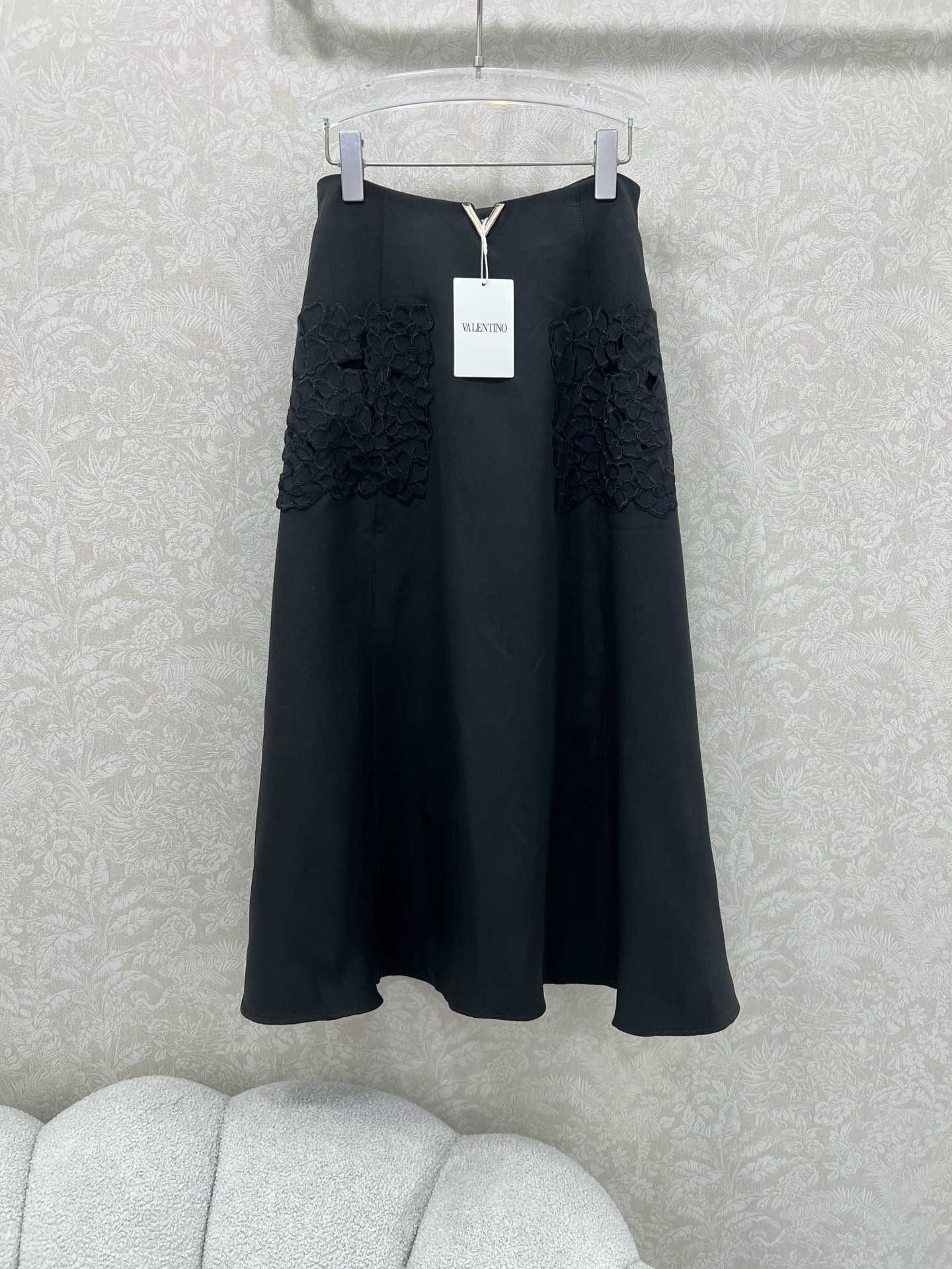 🔥🔥valentin*华伦/天奴25新款气质赫本风水溶花口袋装饰半裙 复合面料大摆半身裙  低调奢华立体