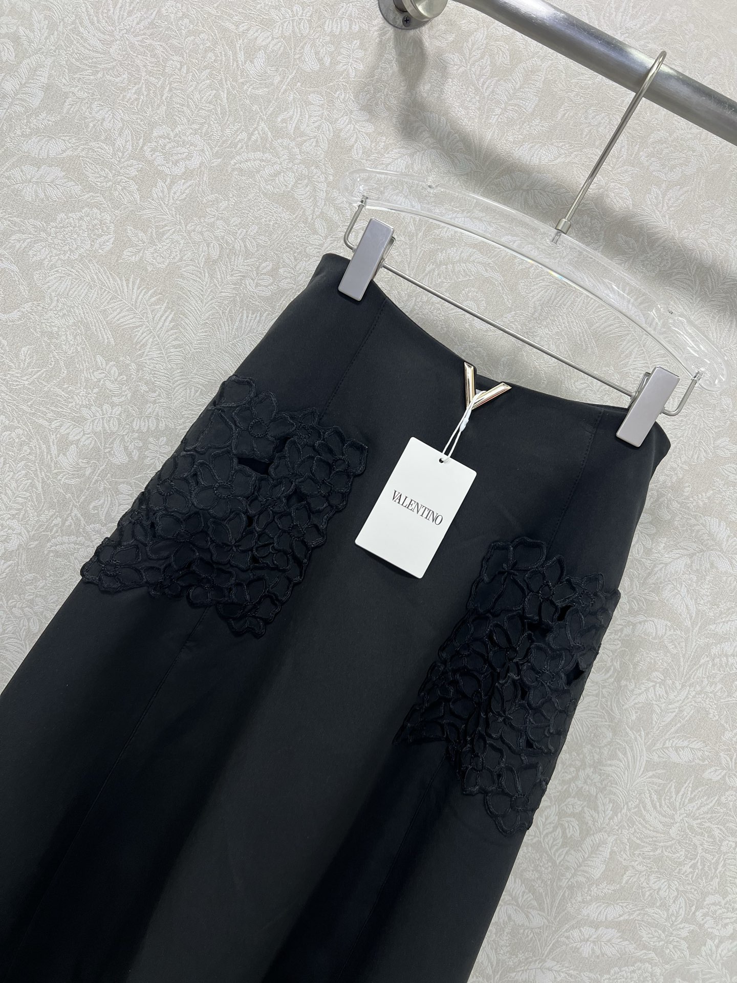 🔥🔥valentin*华伦/天奴25新款气质赫本风水溶花口袋装饰半裙 复合面料大摆半身裙  低调奢华立体