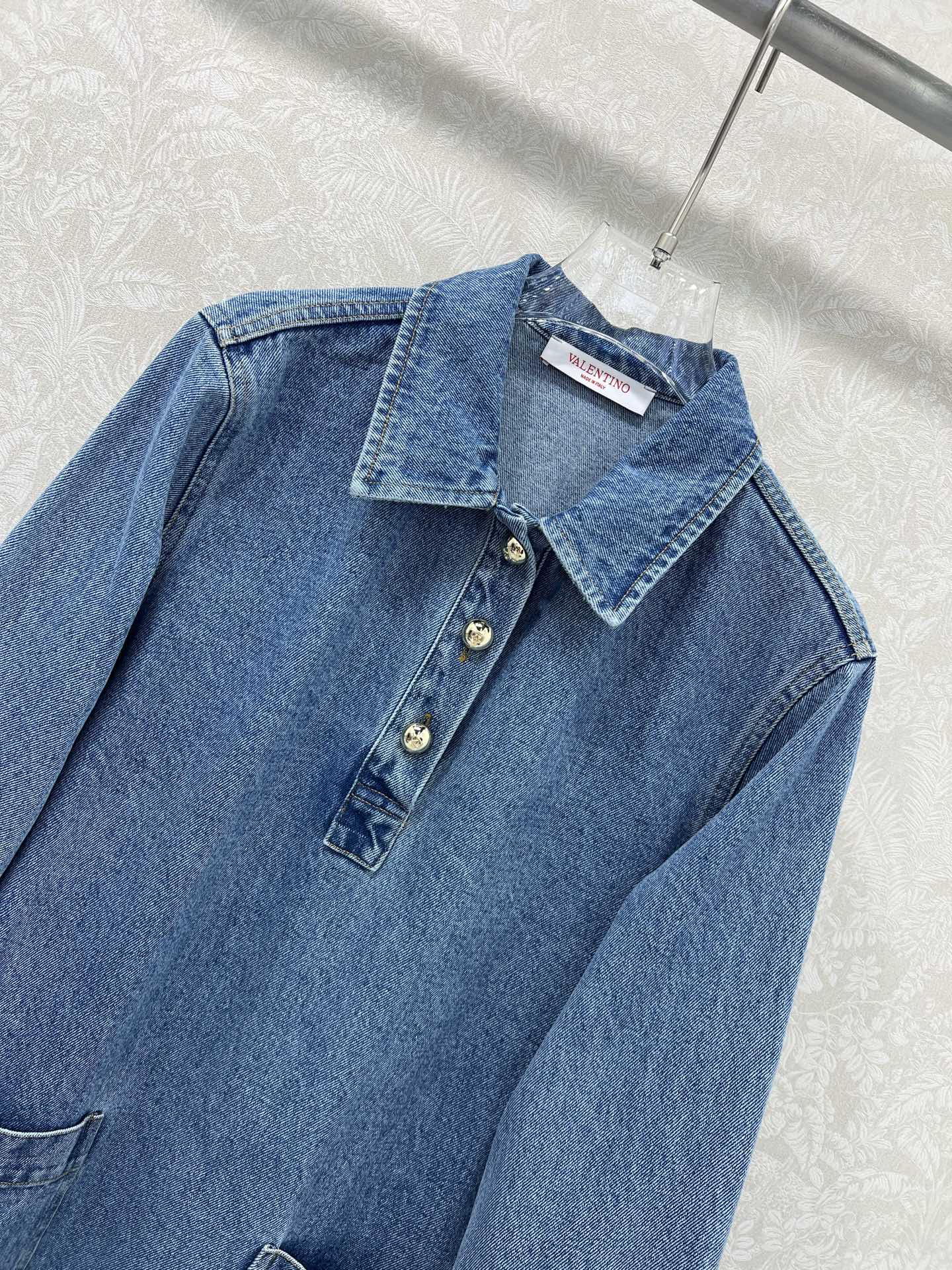 🔥🔥valentin*25新款牛仔长袖连衣裙 丹宁洗水牛仔时髦低调气质又奢华高级！翻领H版型版型百搭不挑