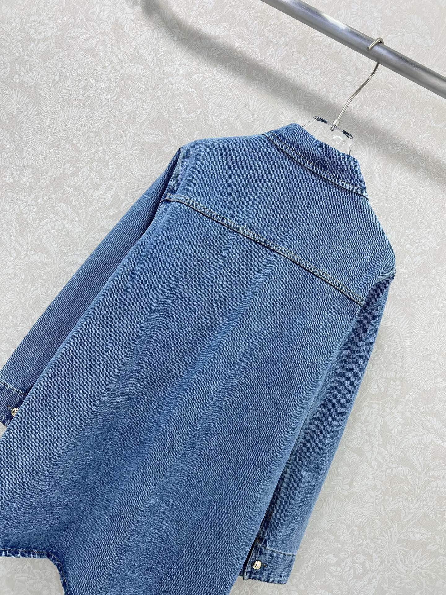 🔥🔥valentin*25新款牛仔长袖连衣裙 丹宁洗水牛仔时髦低调气质又奢华高级！翻领H版型版型百搭不挑