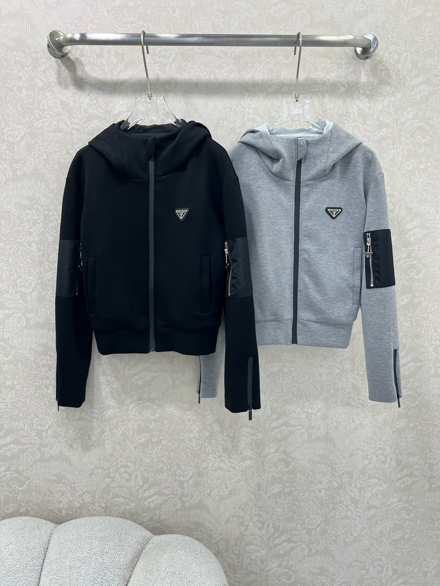 🔥🔥PRAD* 25新款连帽太空棉外套 整件衣服做起来难度超高！经典三角标口袋巨好看！采用太空棉面料 拒