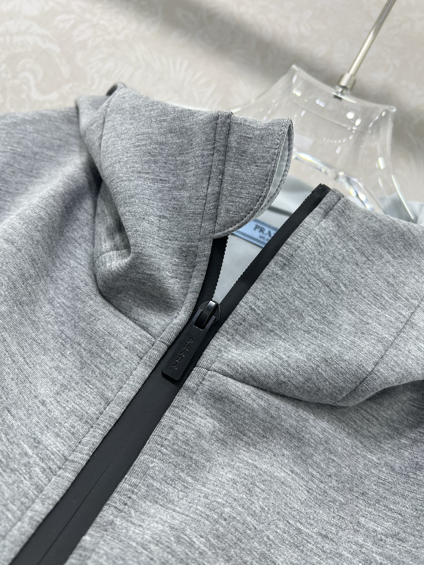 🔥🔥PRAD* 25新款连帽太空棉外套 整件衣服做起来难度超高！经典三角标口袋巨好看！采用太空棉面料 拒